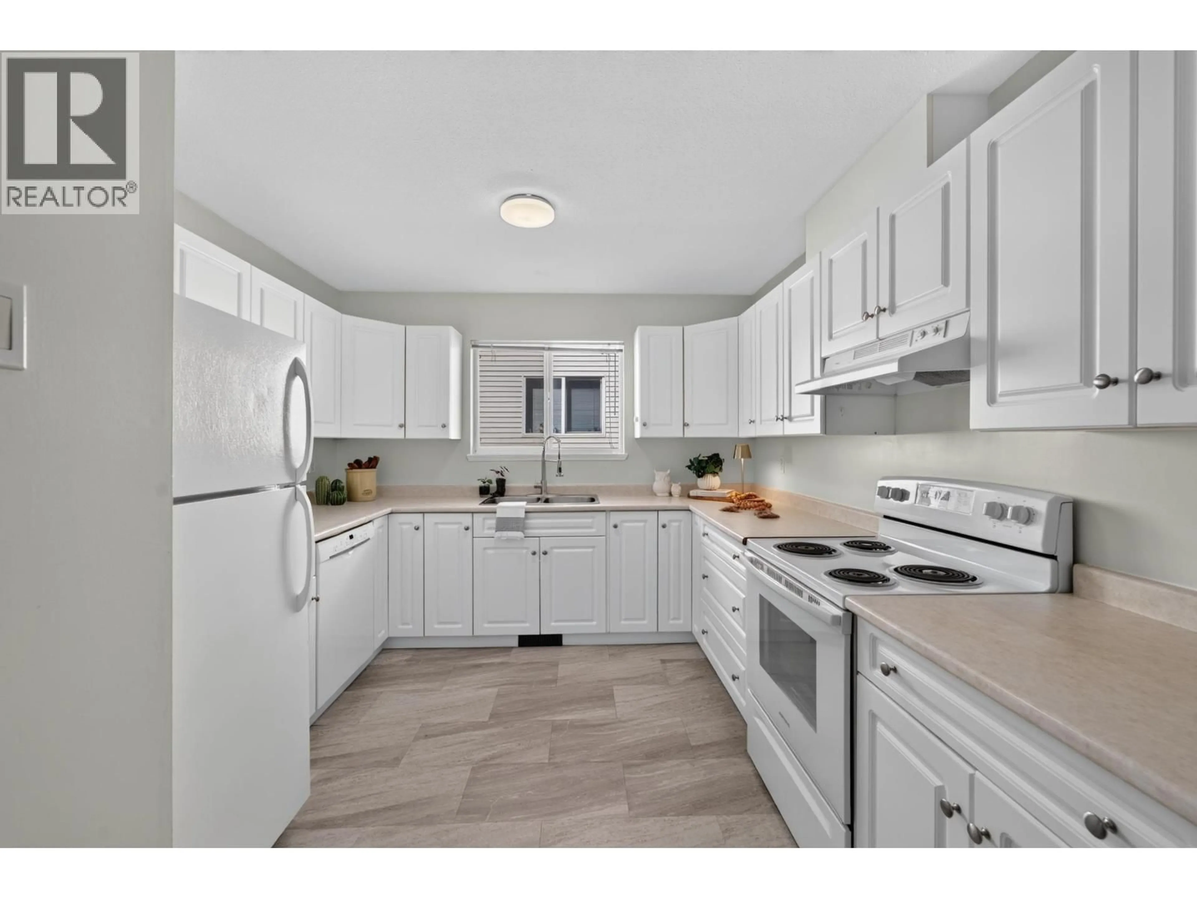Standard kitchen, unknown for 8516 86 STREET, Fort St. John British Columbia V1J6Y7