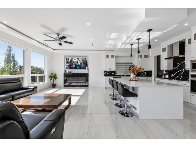 17018 57 AVENUE, Surrey 5