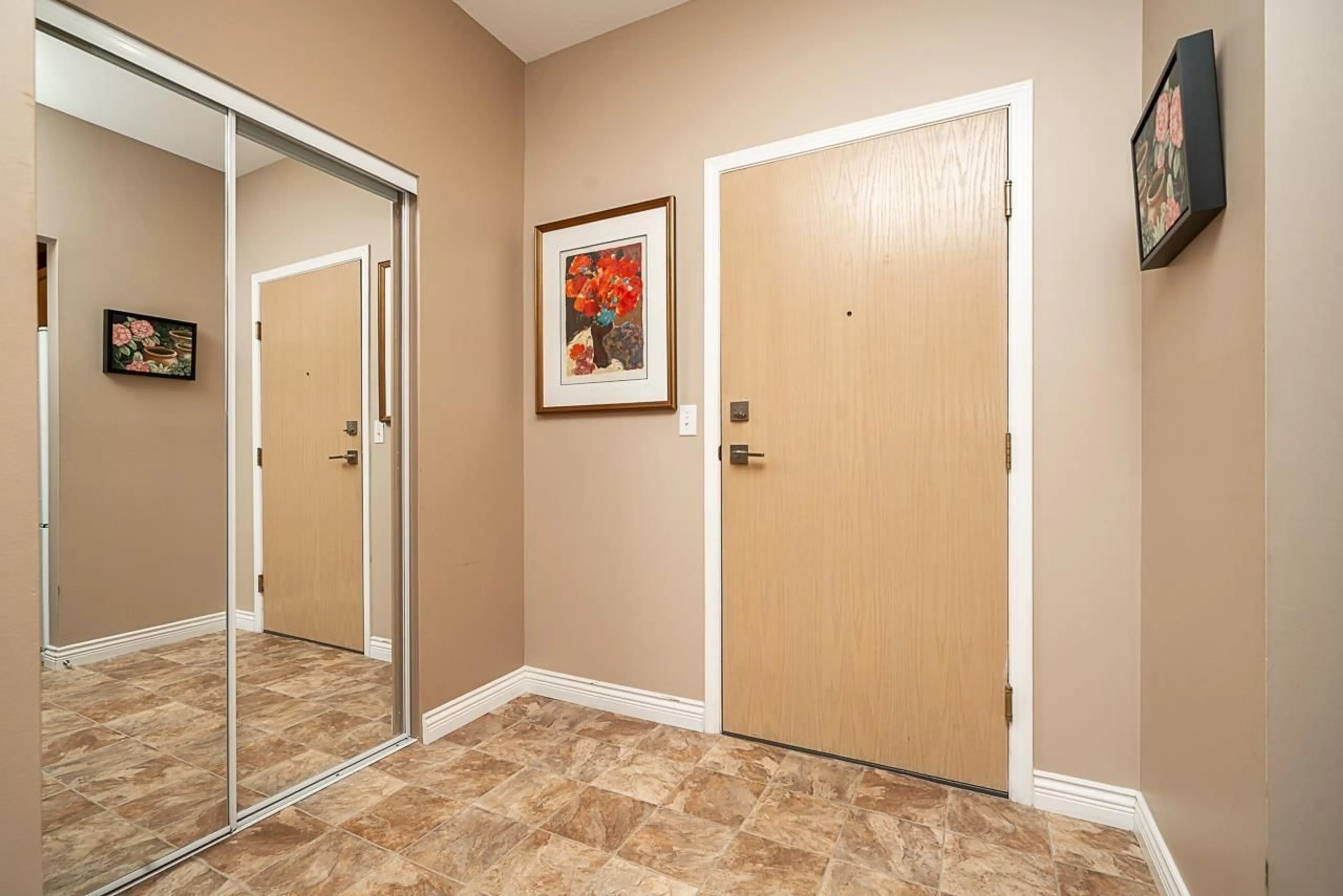 Indoor entryway for 304 - 5489 201 STREET, Langley British Columbia V3A1P8