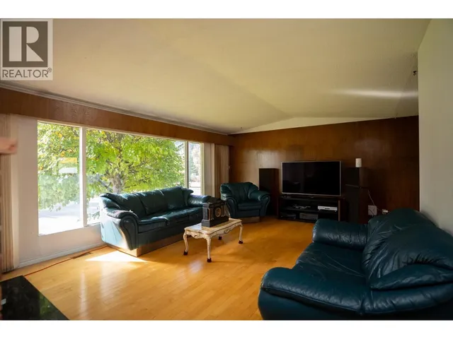 4334 EAGLENEST CRESCENT, Prince George 5