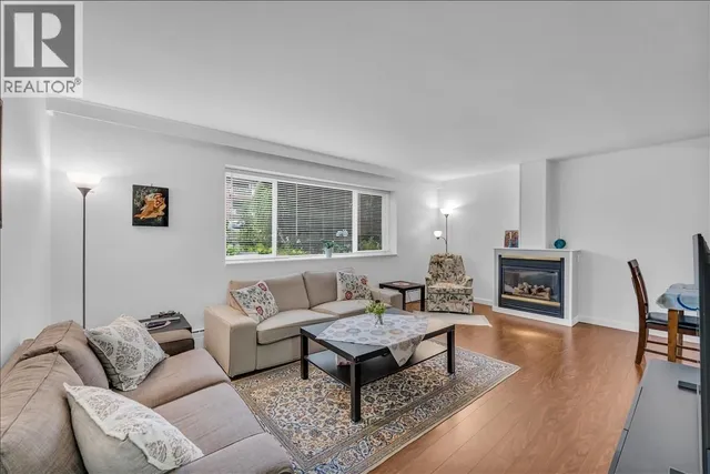 1 - 1420 CHESTERFIELD AVENUE, North Vancouver 3