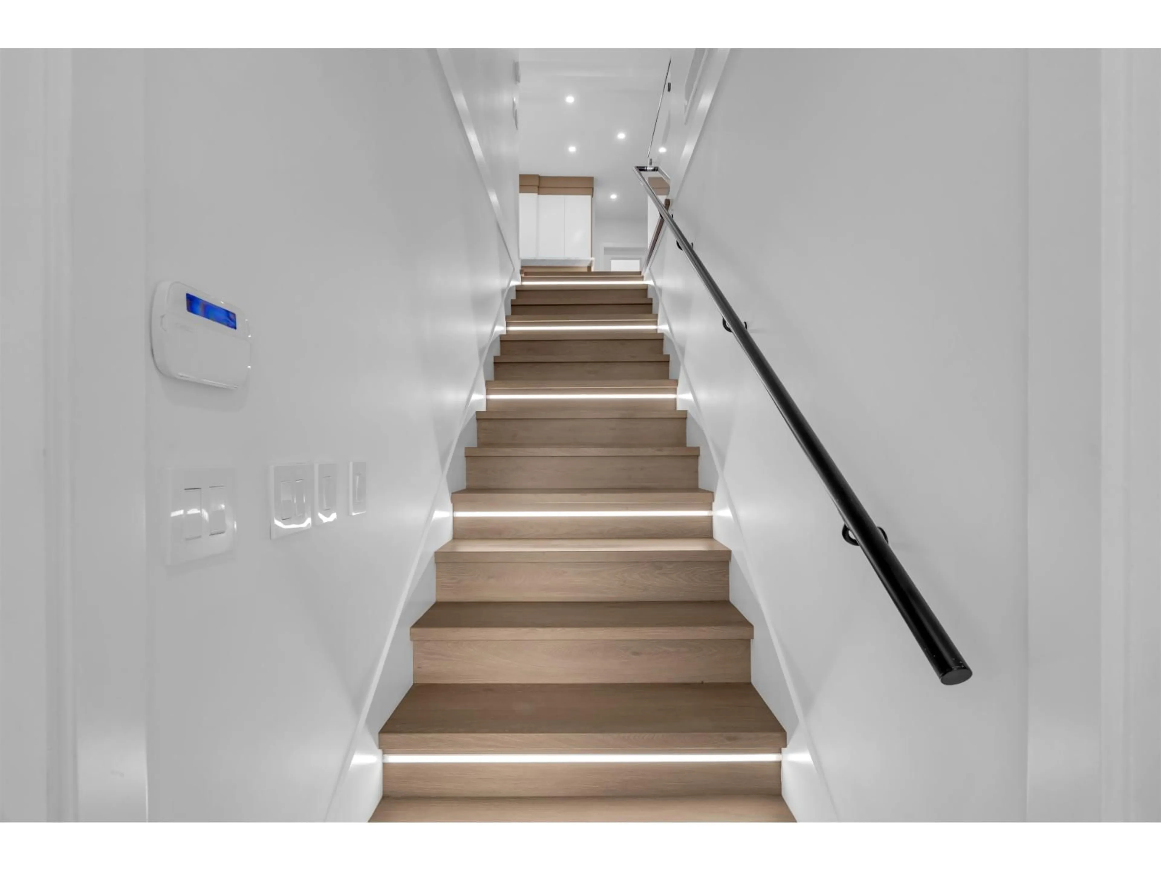 Stairs for 102 - 11410 139 STREET, Surrey British Columbia V3R2M1