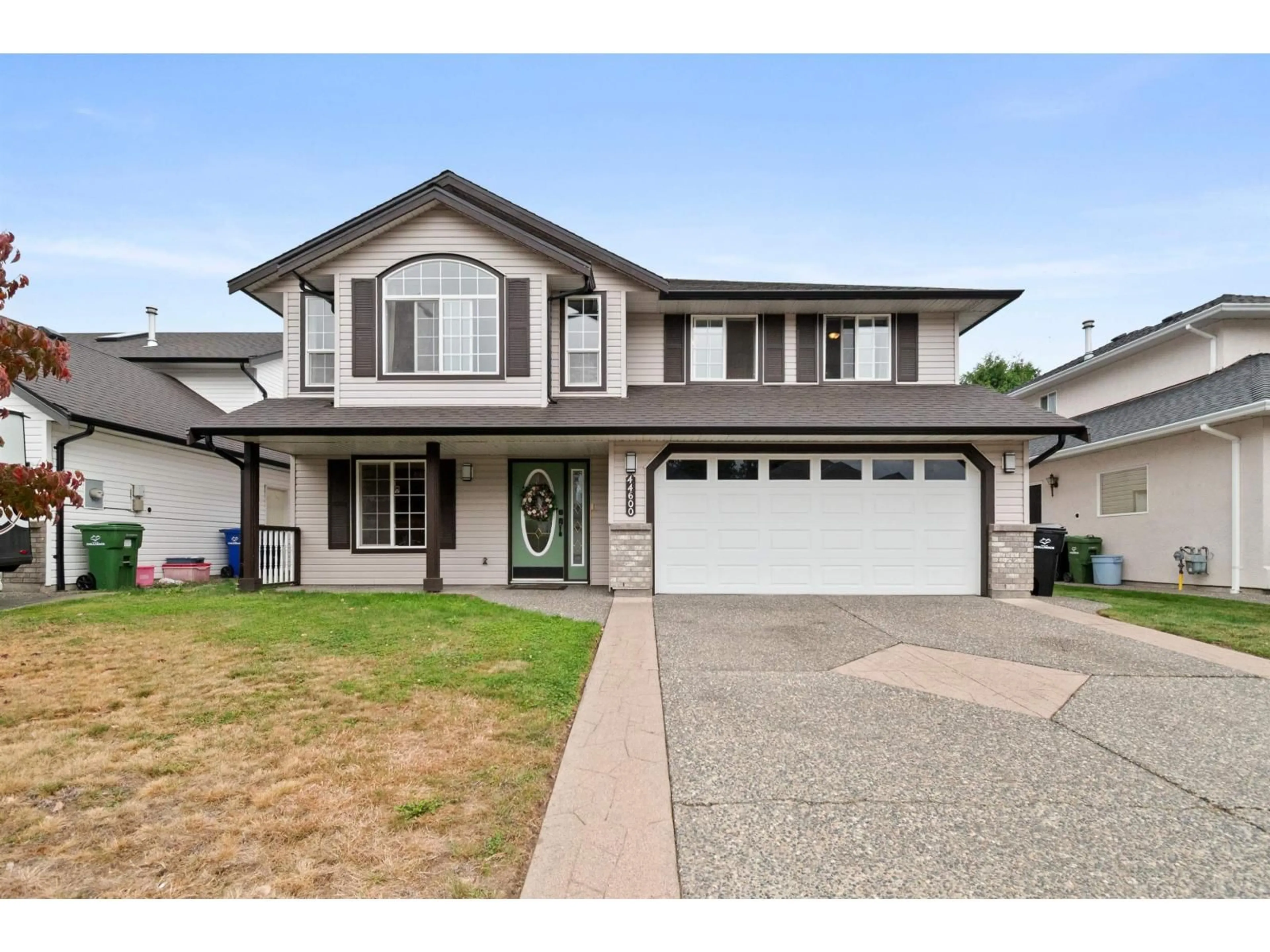 Home with vinyl exterior material, street for 44600 MICHAEL DRIVE, Chilliwack British Columbia V2R5L3