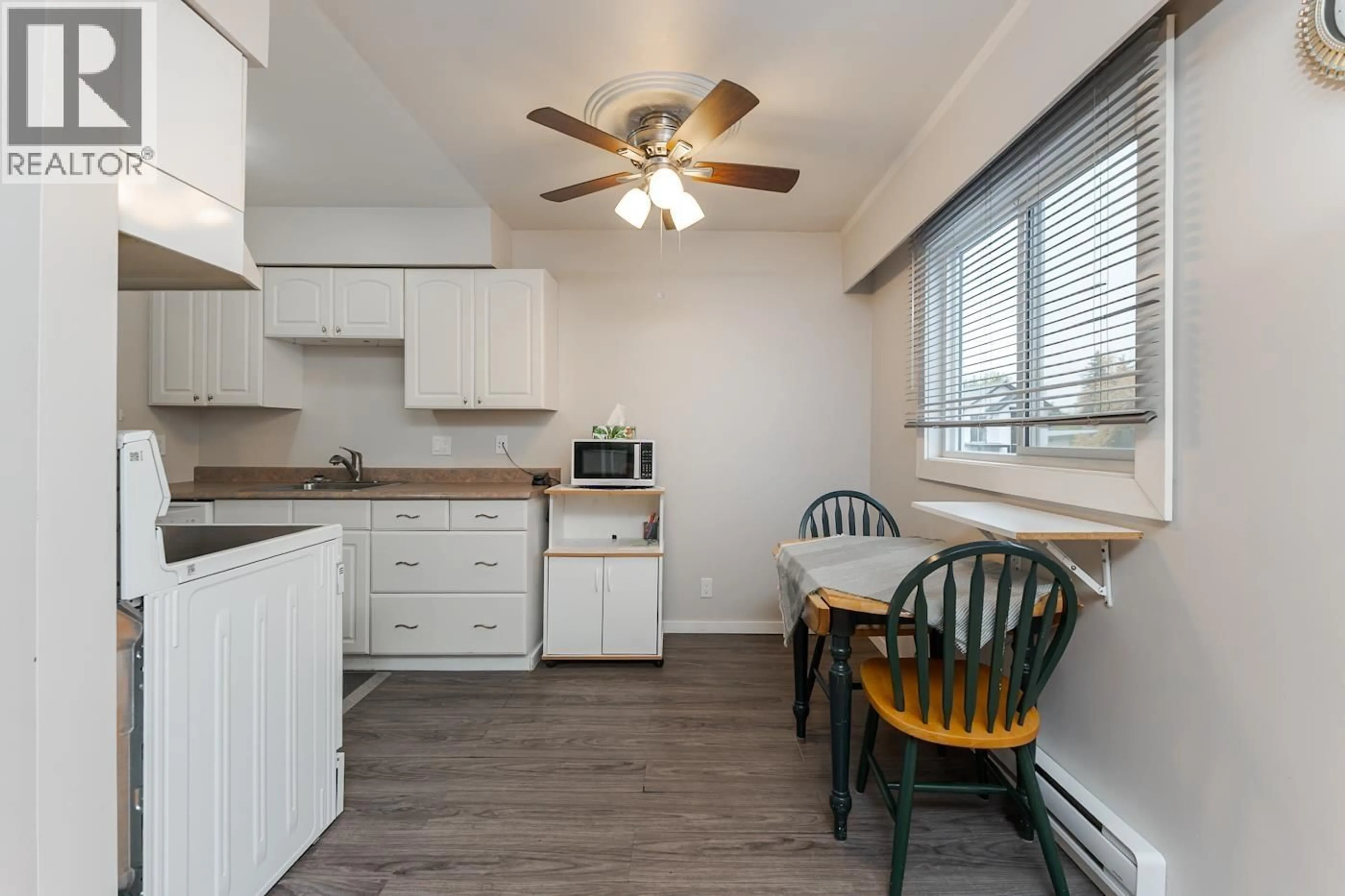 Standard kitchen, wood/laminate floor for 106 - 1654 10TH AVENUE, Prince George British Columbia V2L3S4