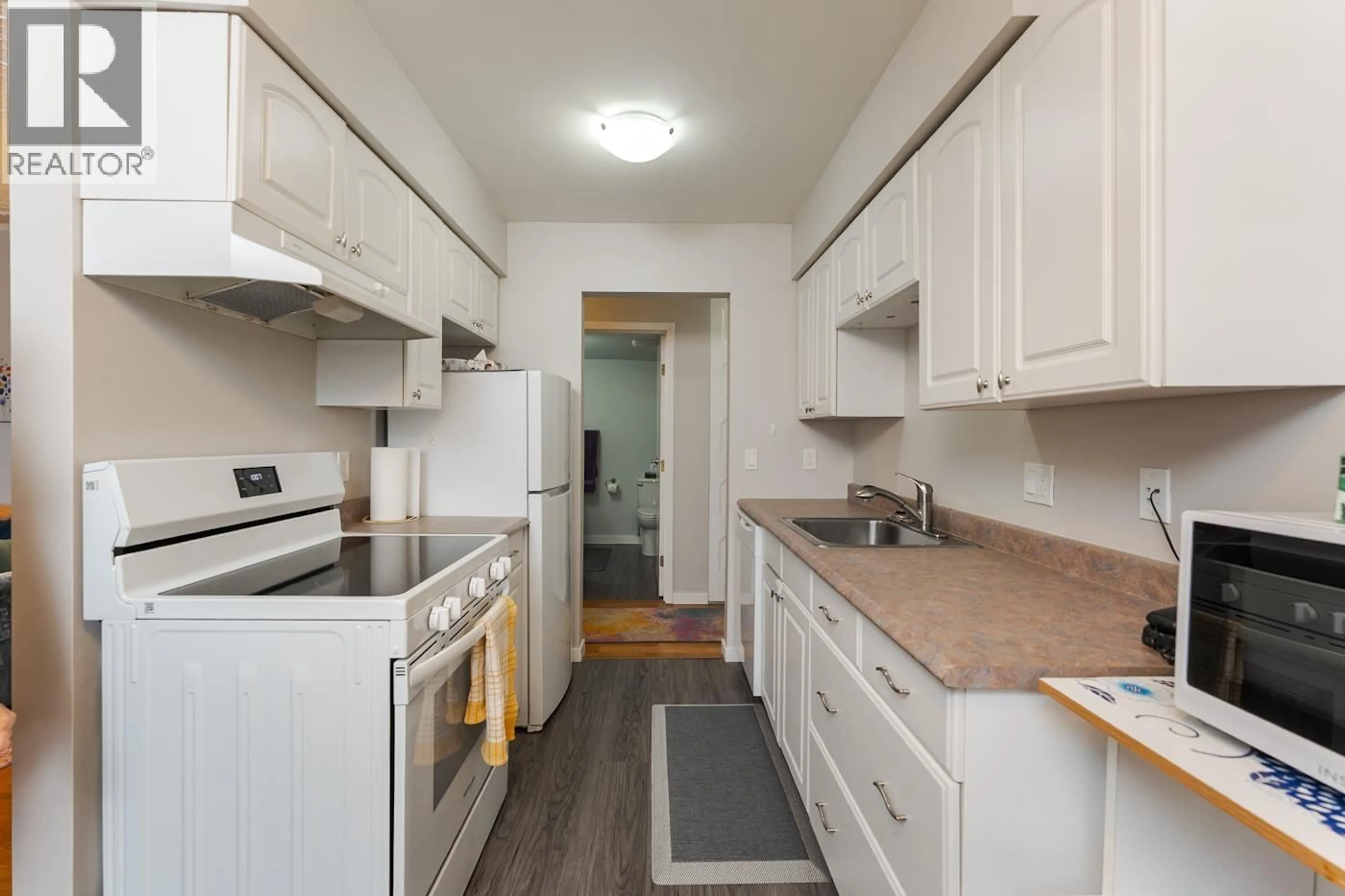 Standard kitchen, unknown for 106 - 1654 10TH AVENUE, Prince George British Columbia V2L3S4