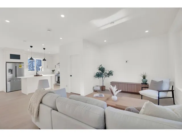 102 - 16058 9A AVENUE, Surrey 5