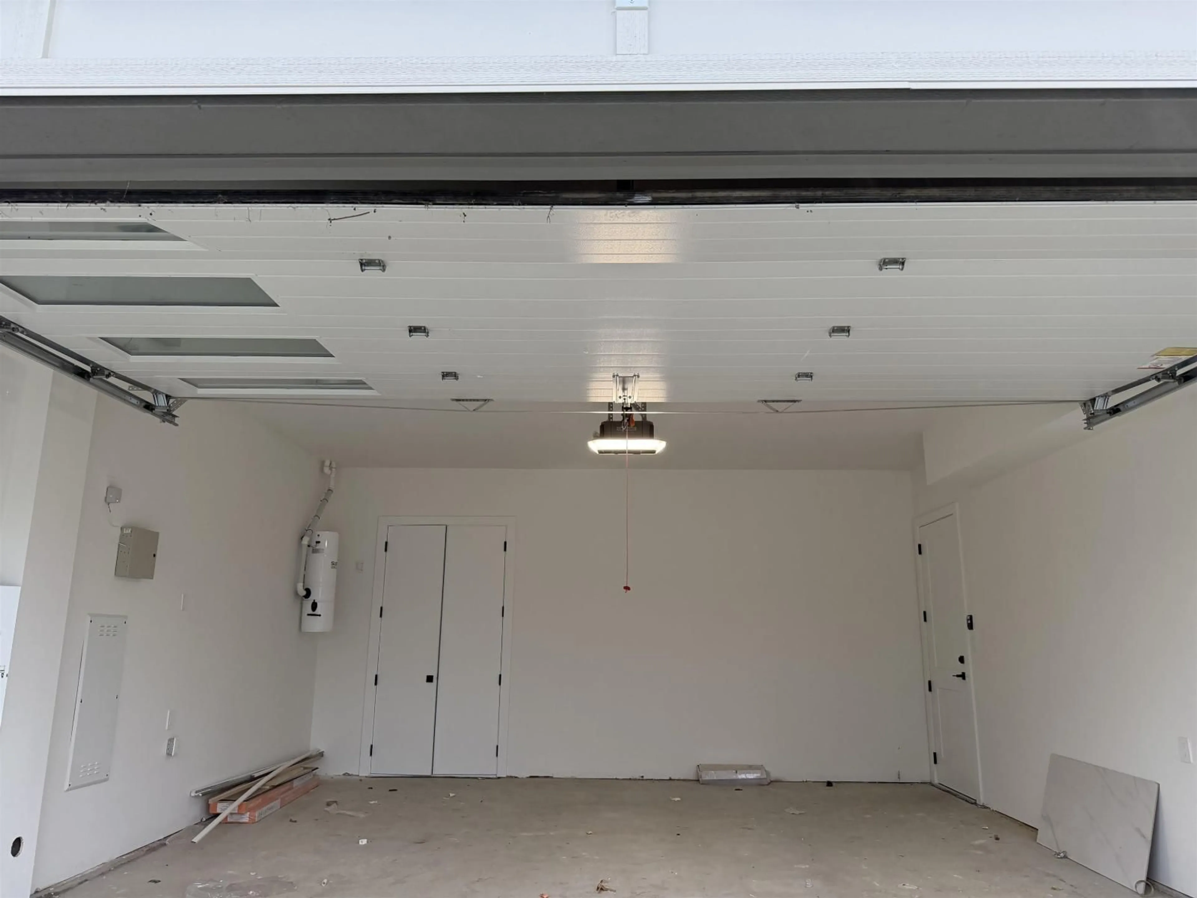 Indoor garage for 46070 SOUTHLANDS CRESCENT, Chilliwack British Columbia V2P1B1