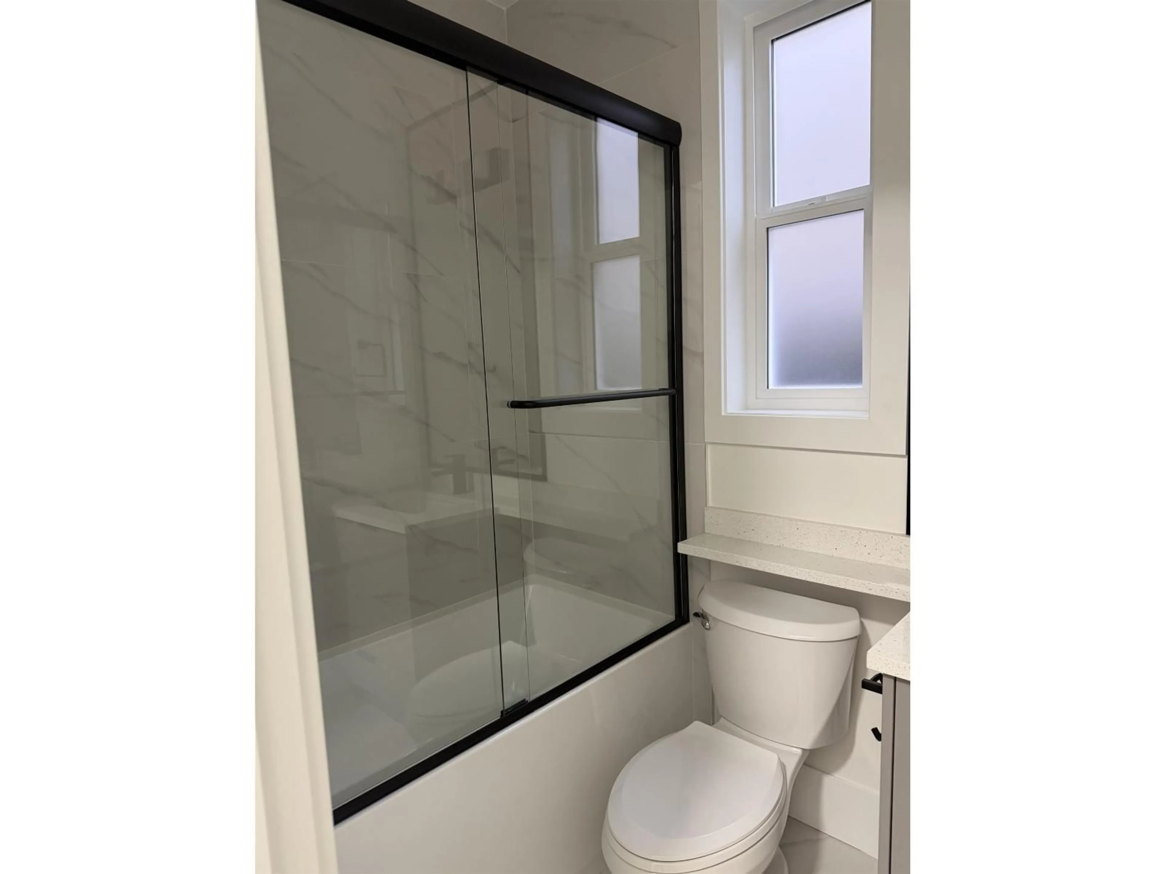 Standard bathroom, unknown for 46070 SOUTHLANDS CRESCENT, Chilliwack British Columbia V2P1B1