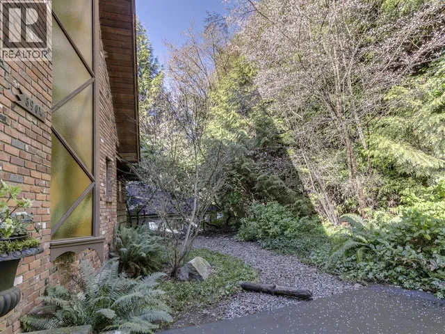 3904 WESTRIDGE AVENUE, West Vancouver 4