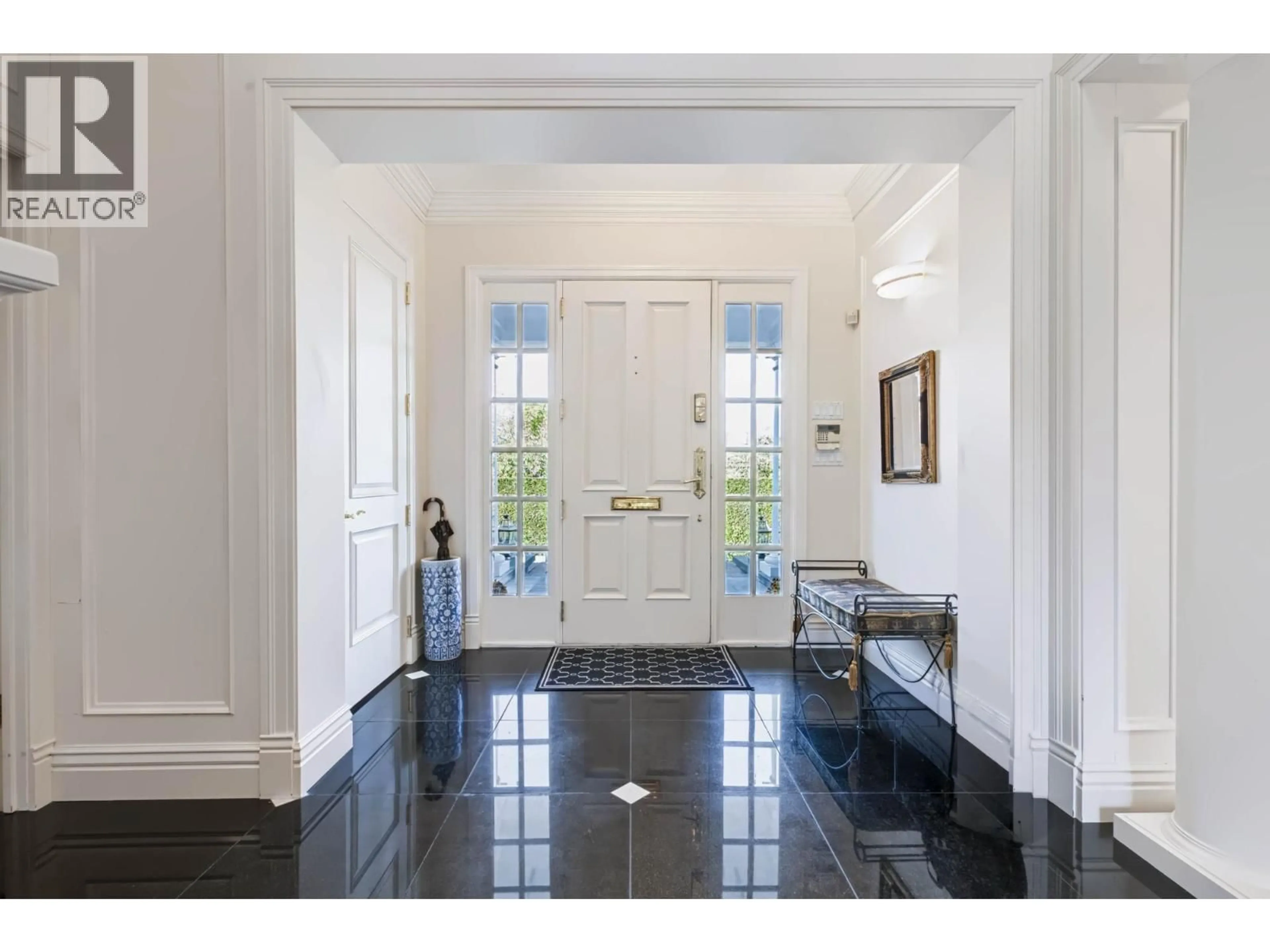 Indoor foyer for 1330 MINTO CRESCENT, Vancouver British Columbia V6H2J5