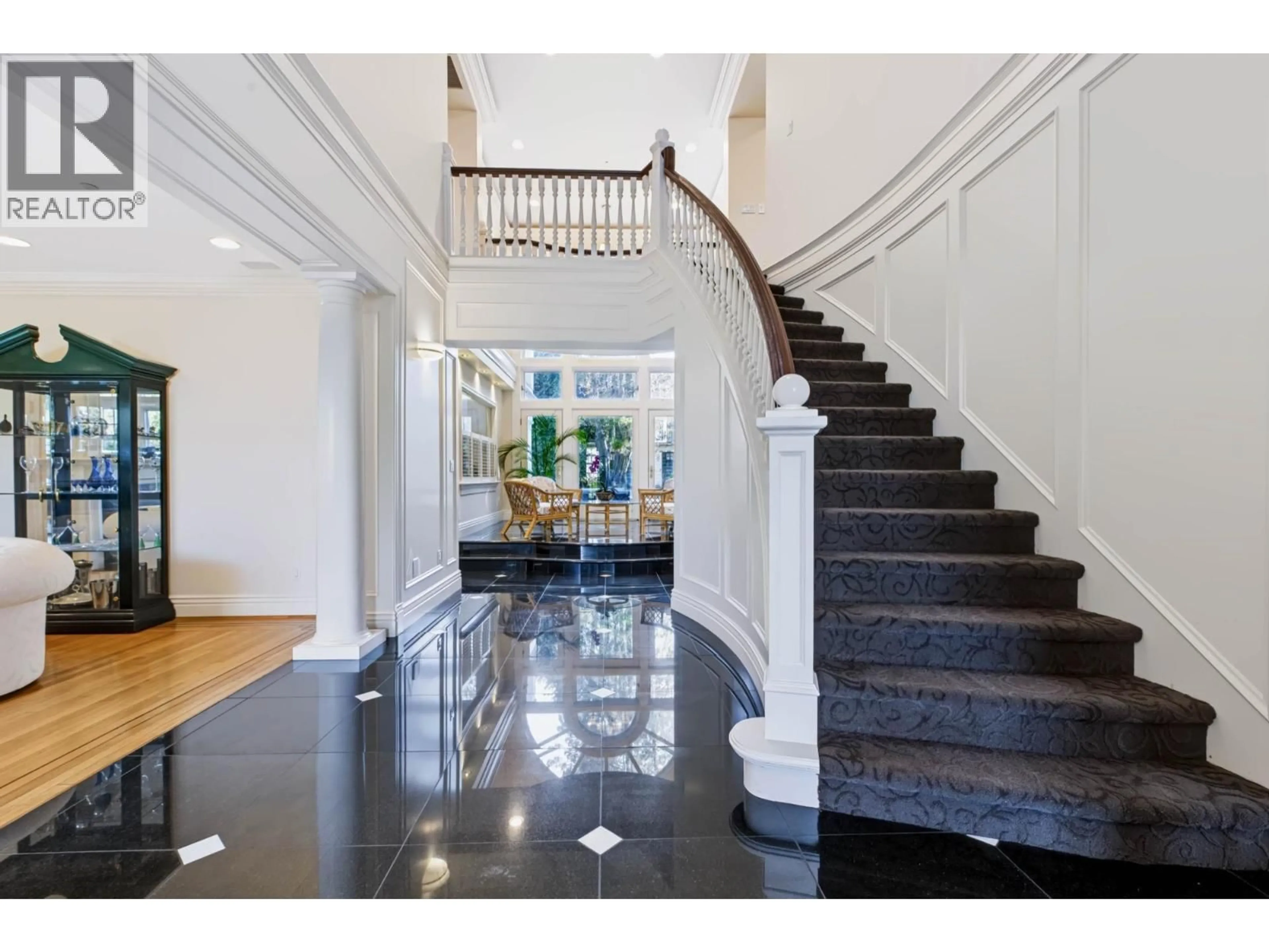 Indoor foyer for 1330 MINTO CRESCENT, Vancouver British Columbia V6H2J5