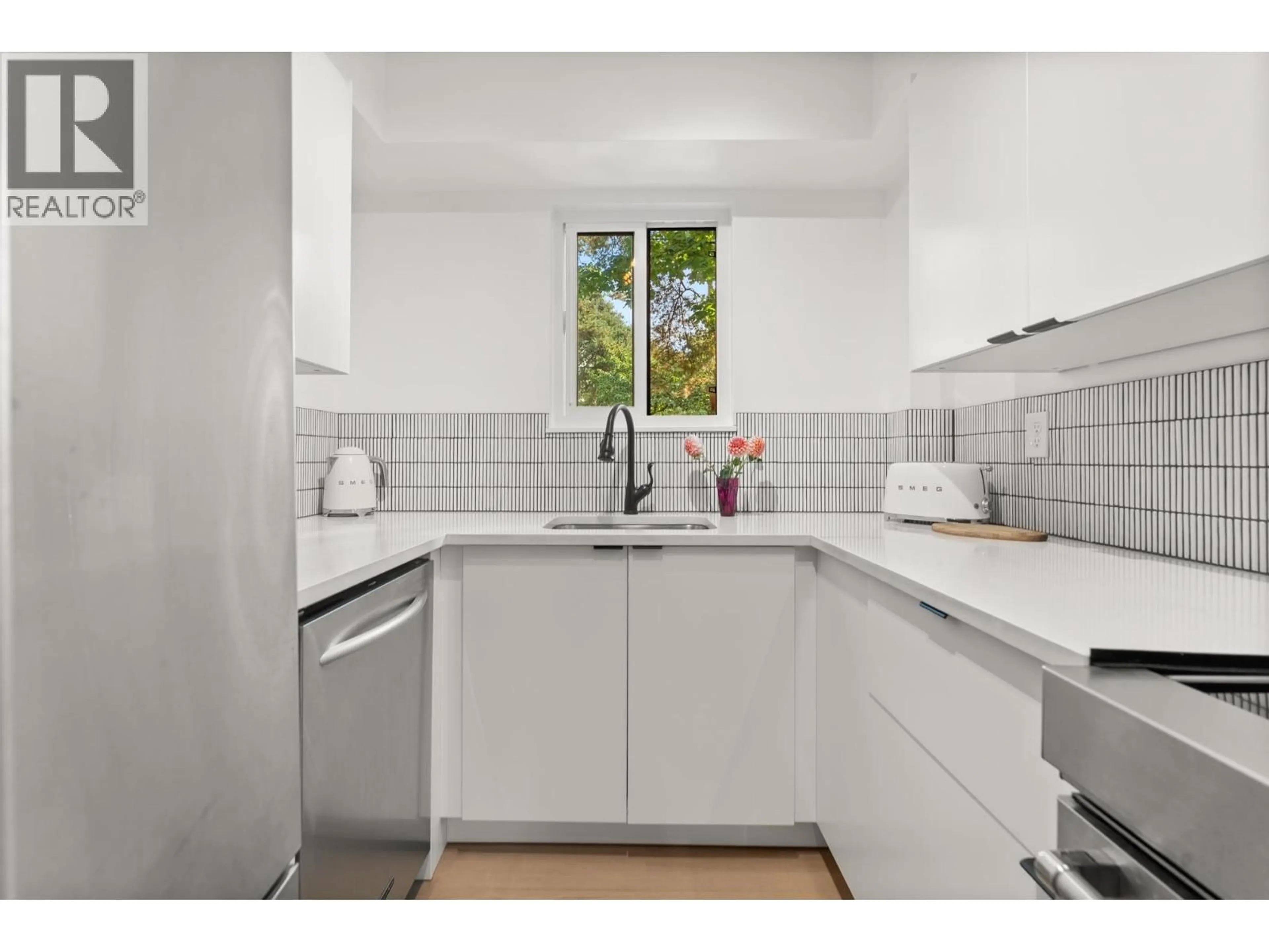 Standard kitchen, unknown for 204 - 391 7TH AVENUE, Vancouver British Columbia V5T4H1