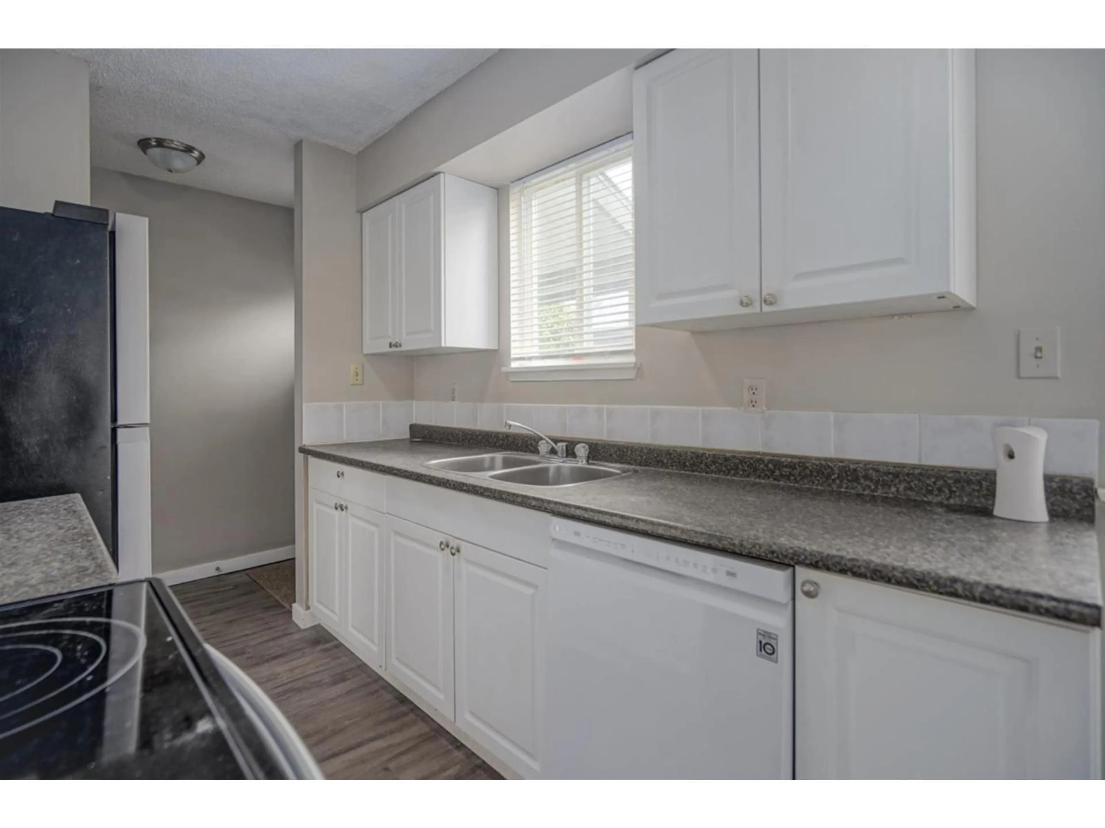 Standard kitchen, unknown for 47 - 45185 WOLFE ROAD, Chilliwack British Columbia V2P1V5