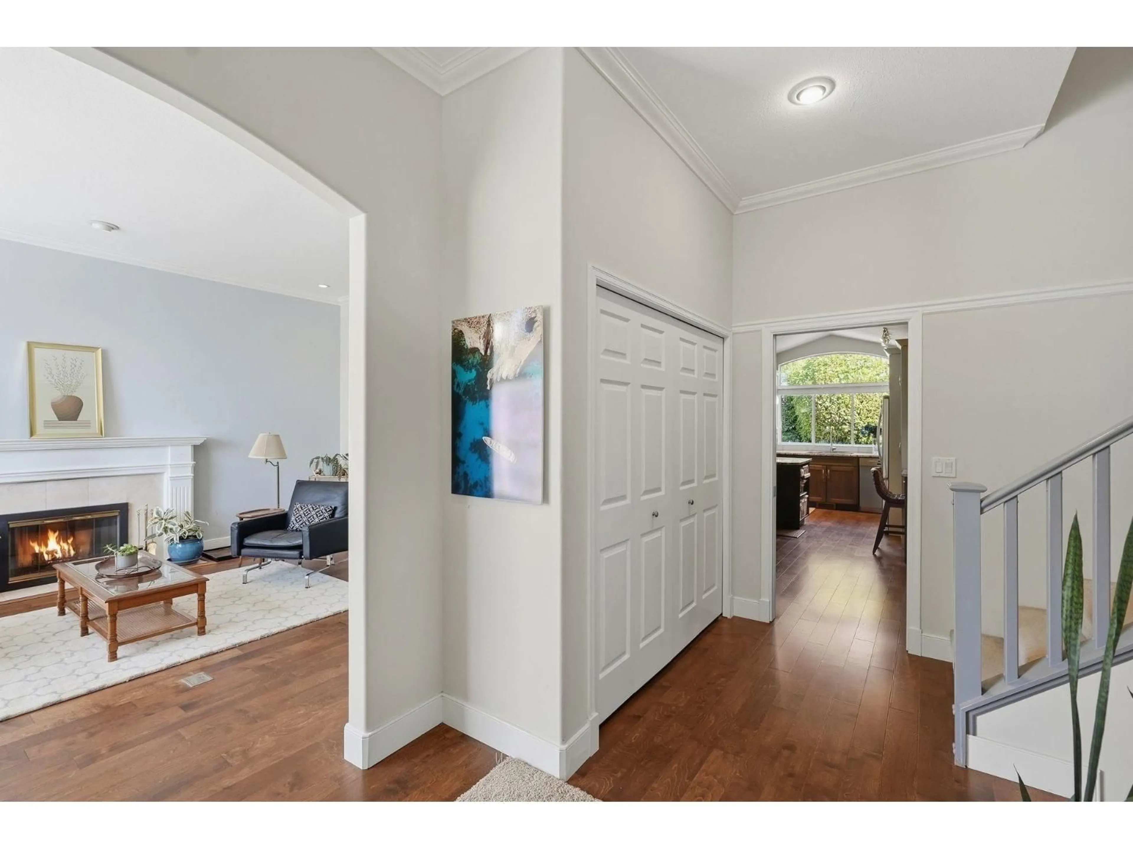 Indoor entryway for 12411 OCEAN BREEZE PLACE, Surrey British Columbia V4A9K3