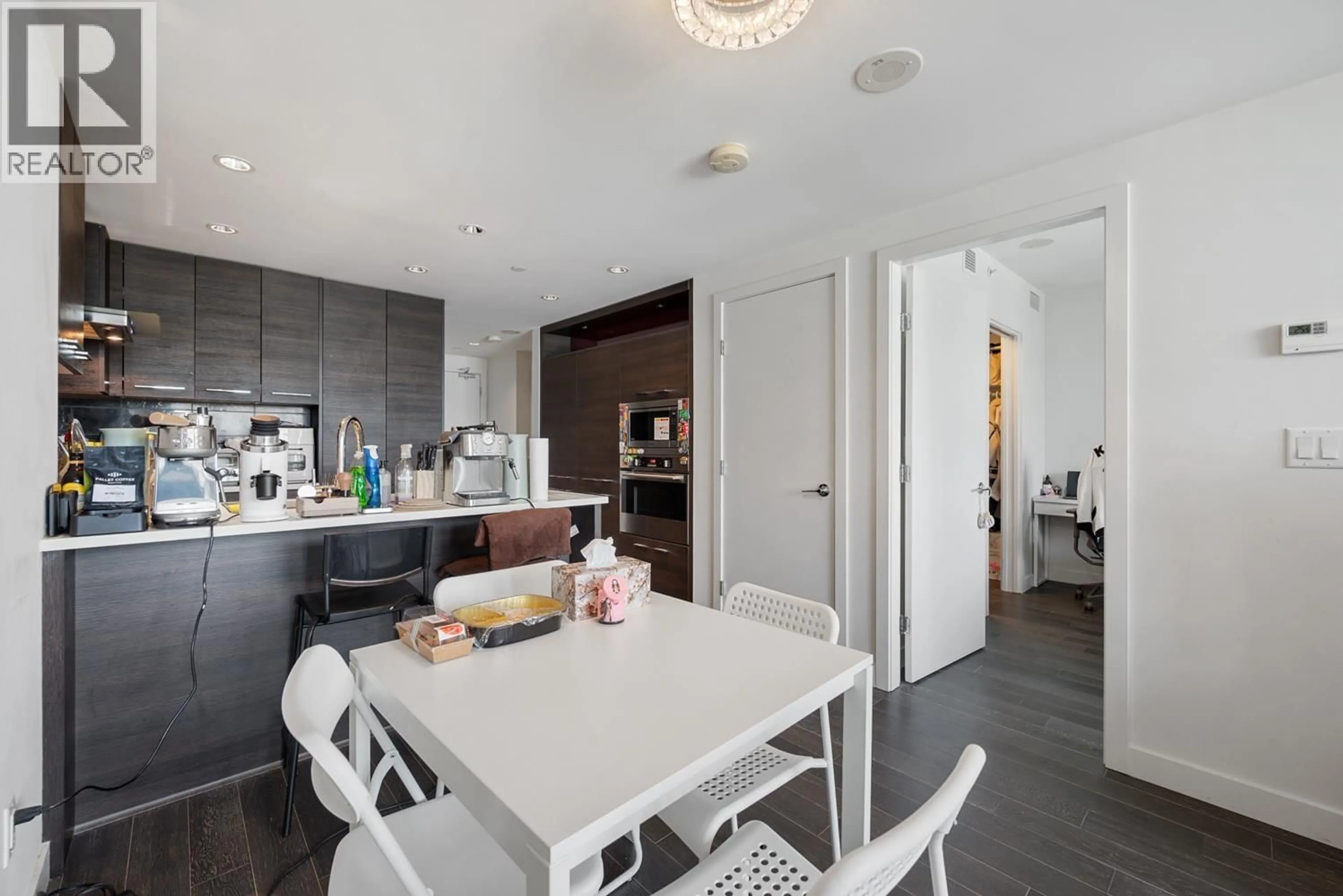 Contemporary kitchen, unknown for 1007 - 7468 LANSDOWNE ROAD, Richmond British Columbia V7C0B7