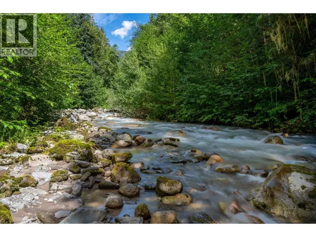 3324 MAMQUAM ROAD, Squamish 2
