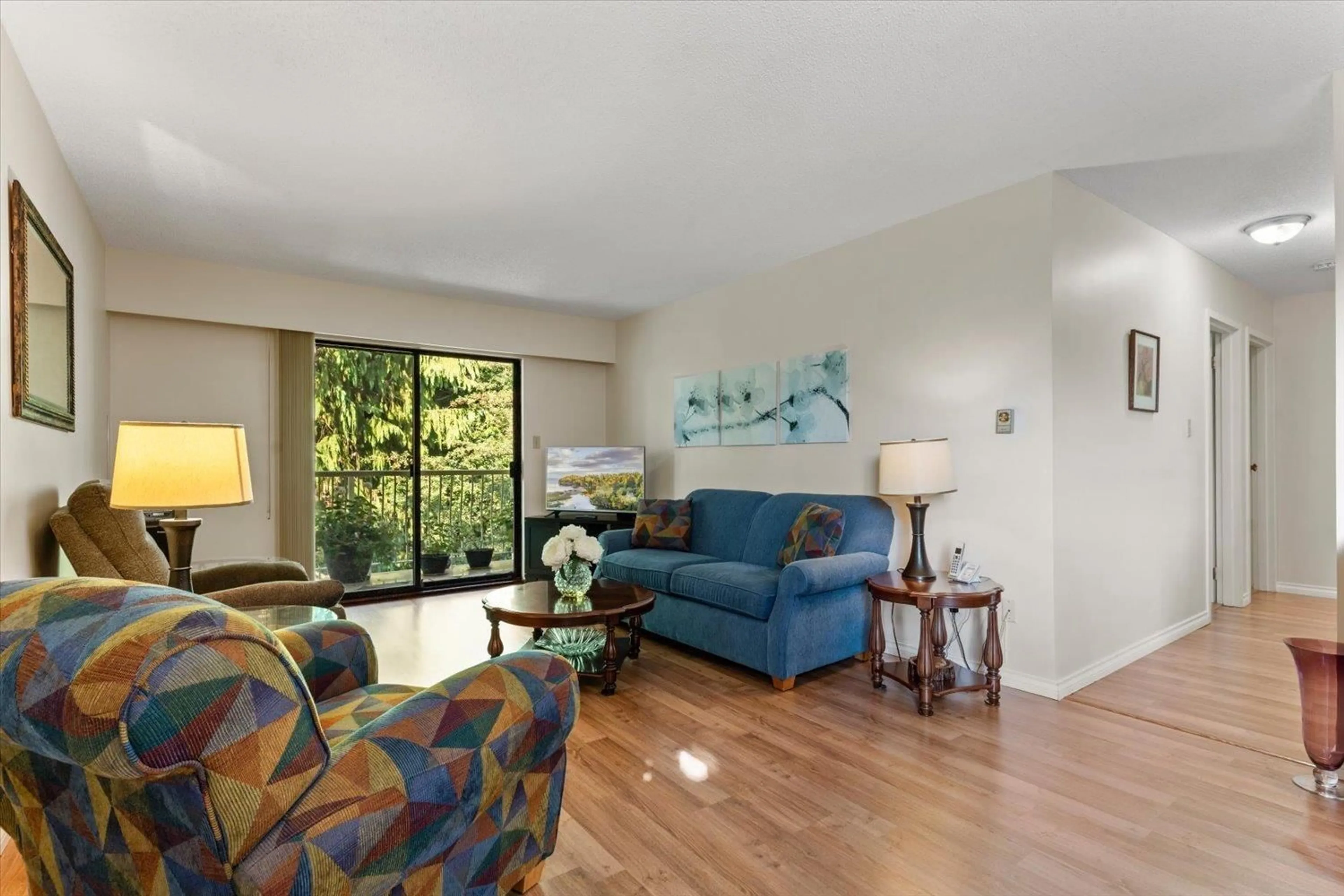 Living room with furniture, unknown for 301 - 12890 17 AVENUE, Surrey British Columbia V4A1T5