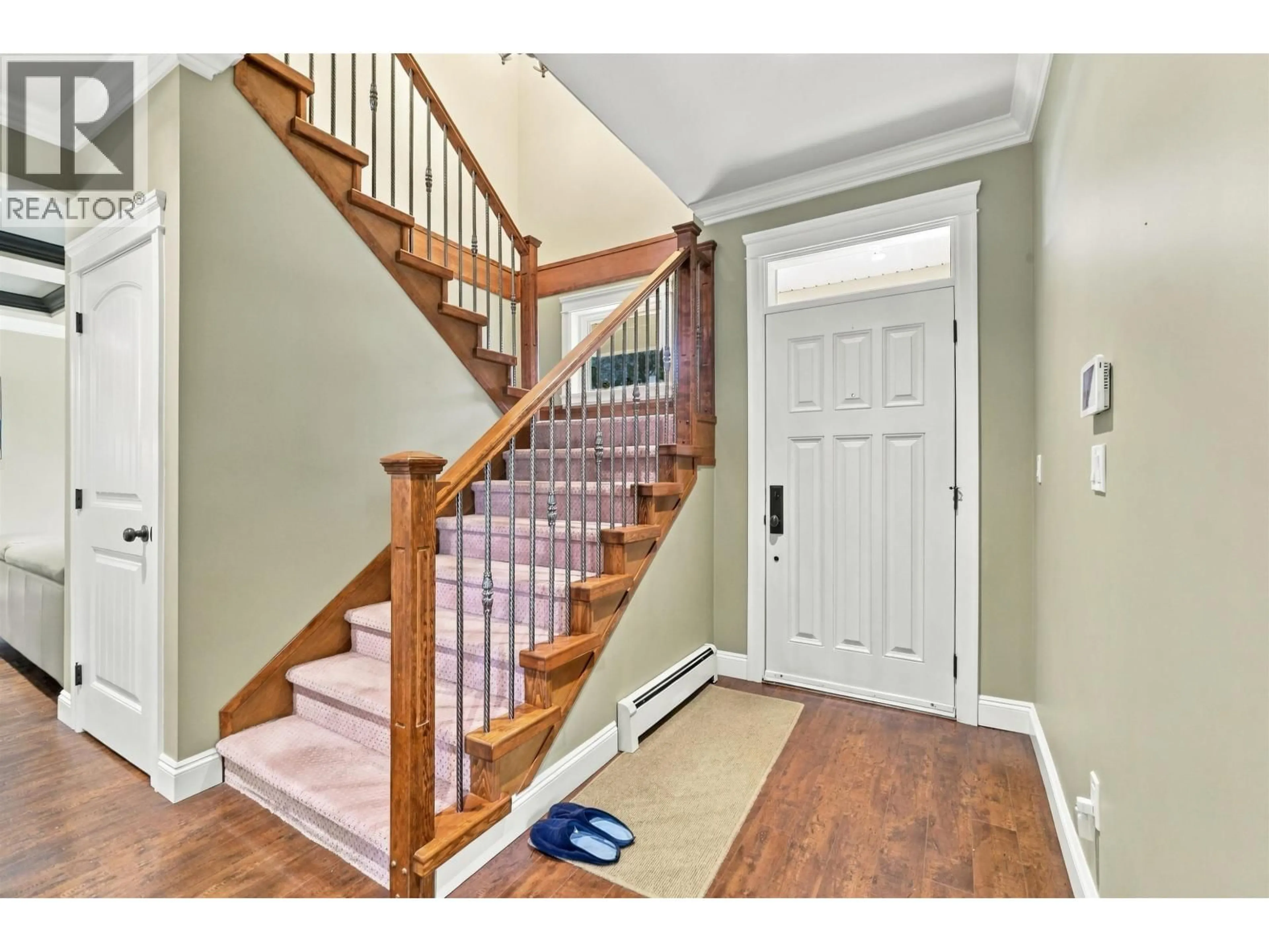 Indoor entryway for 702 GROVER AVENUE, Coquitlam British Columbia V3J3C6