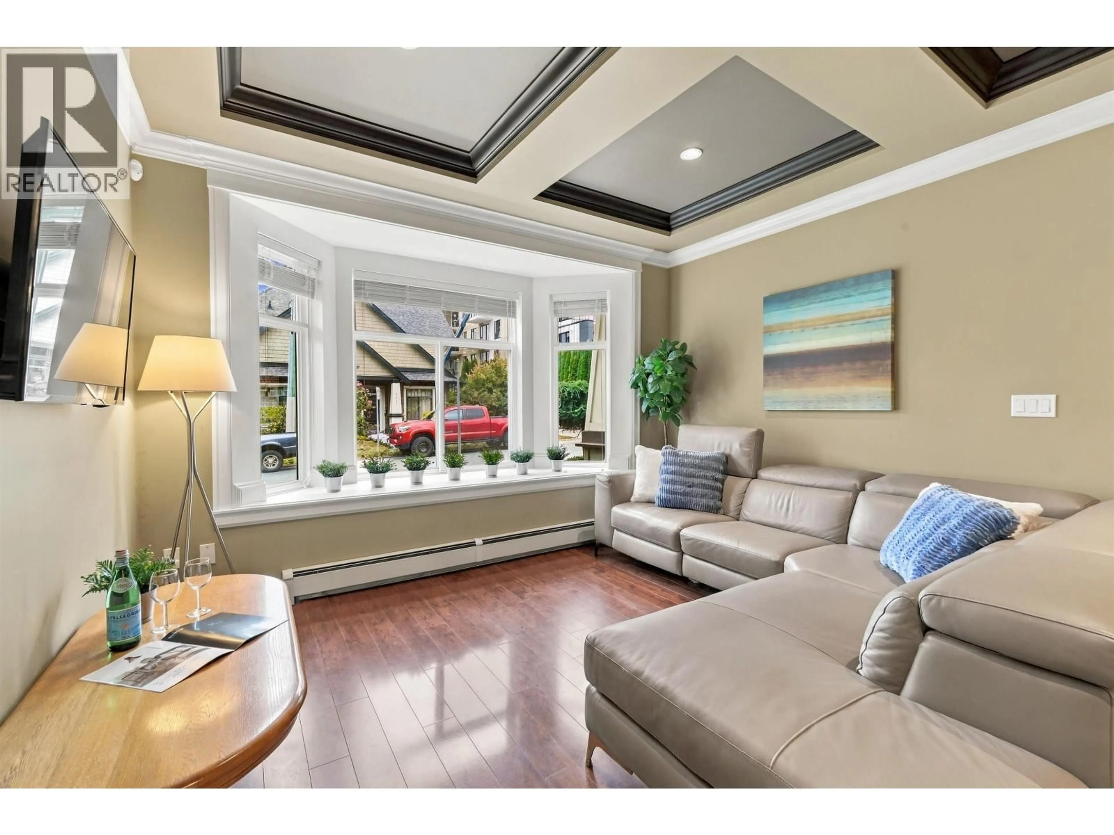 Living room with furniture, unknown for 702 GROVER AVENUE, Coquitlam British Columbia V3J3C6