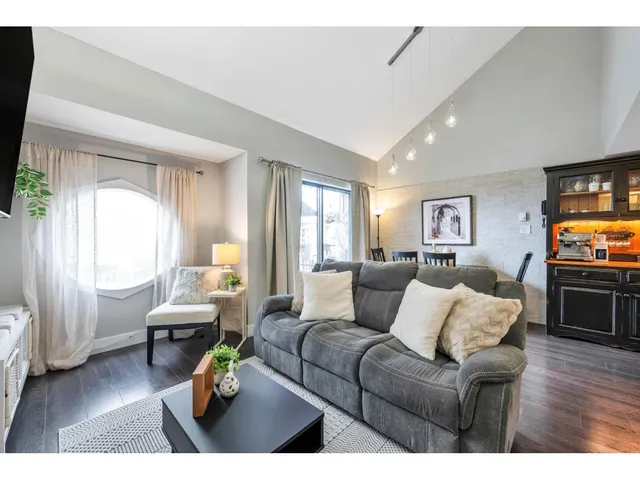 7 - 20229 FRASER HIGHWAY, Langley 5