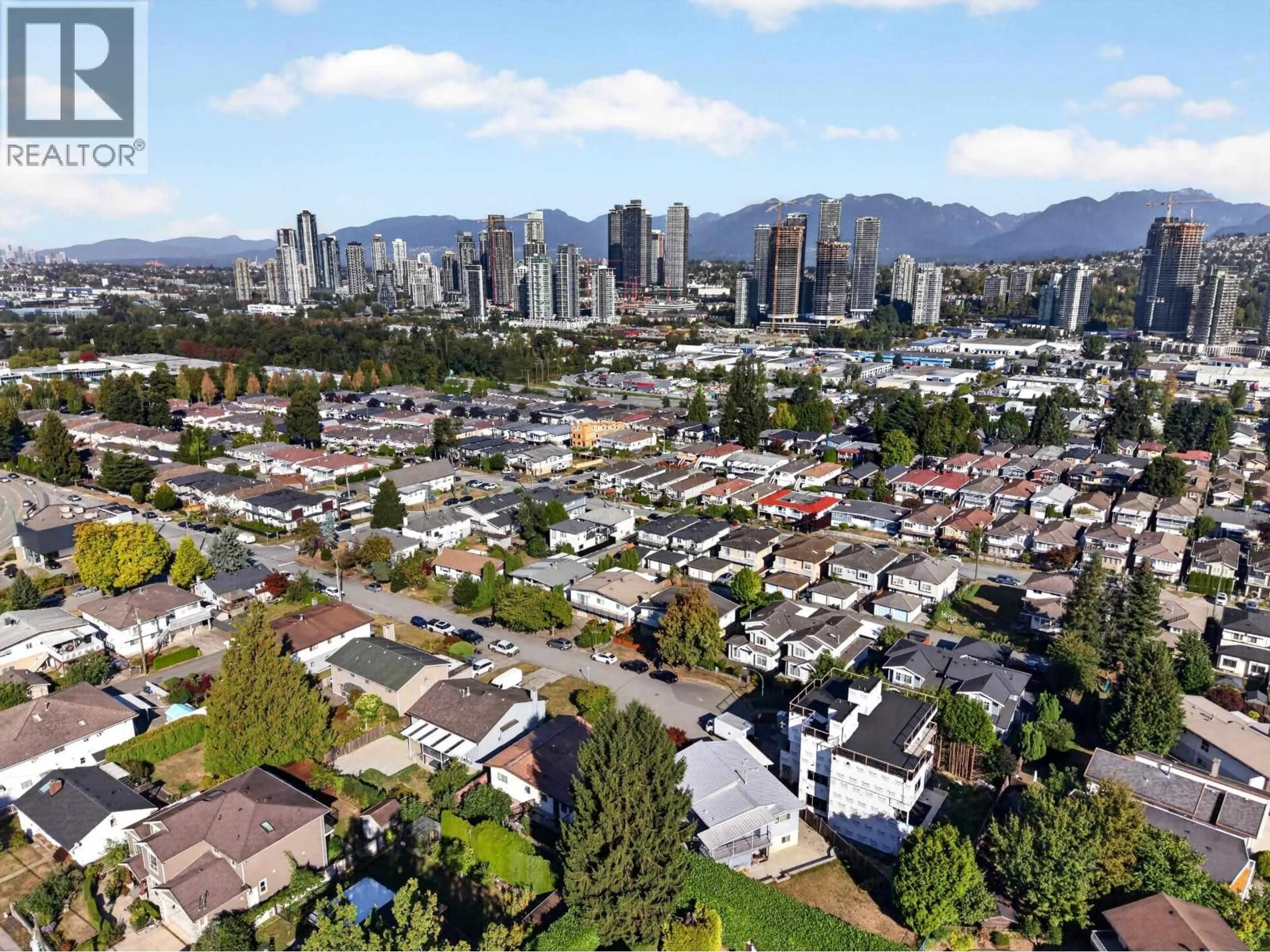 A pic from outside/outdoor area/front of a property/back of a property/a pic from drone, city buildings view from balcony for 5275 SCHOU STREET, Burnaby British Columbia V5G1M5