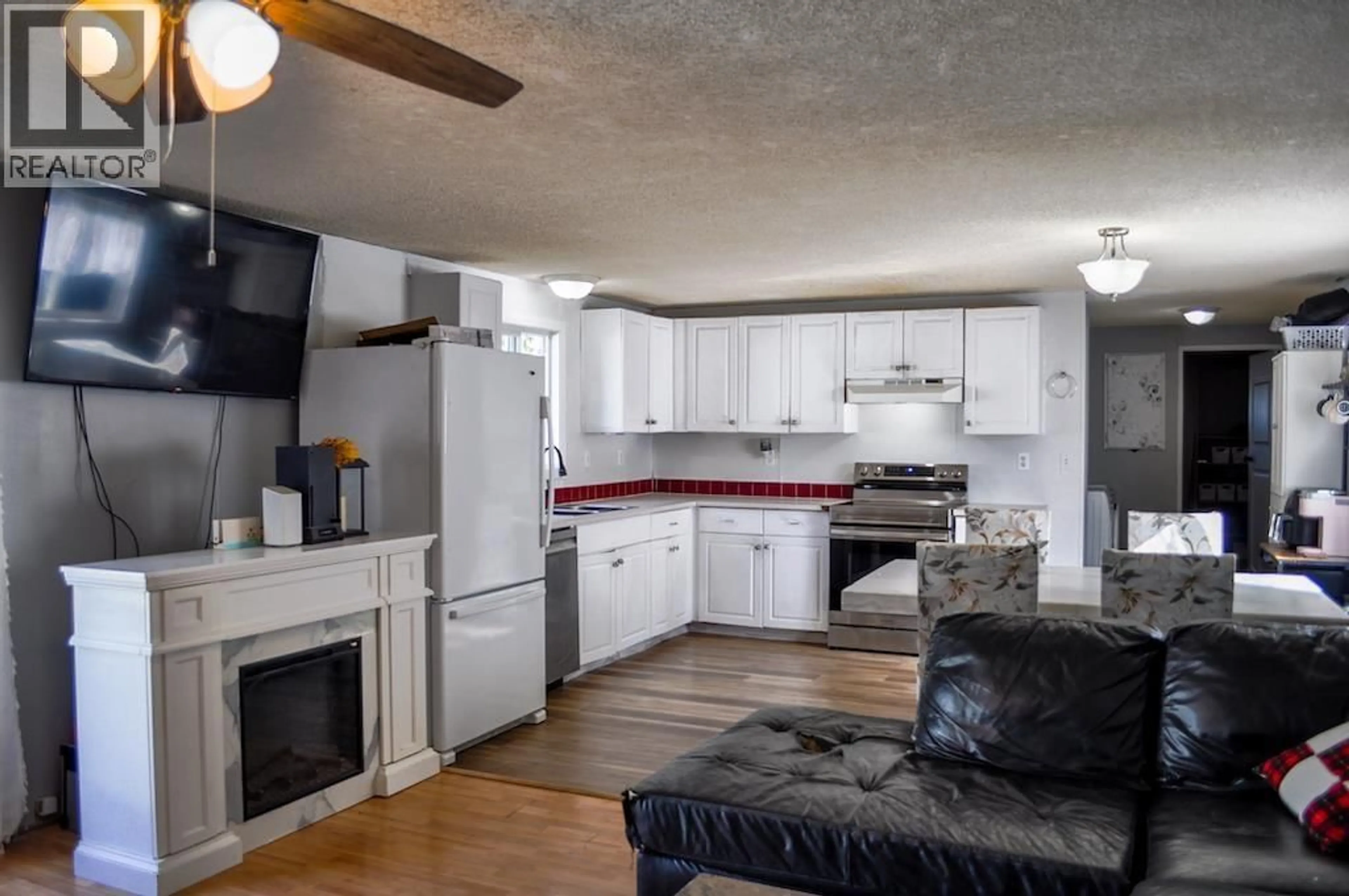Open concept kitchen, unknown for 10547 101 STREET, Taylor British Columbia V0C2K0