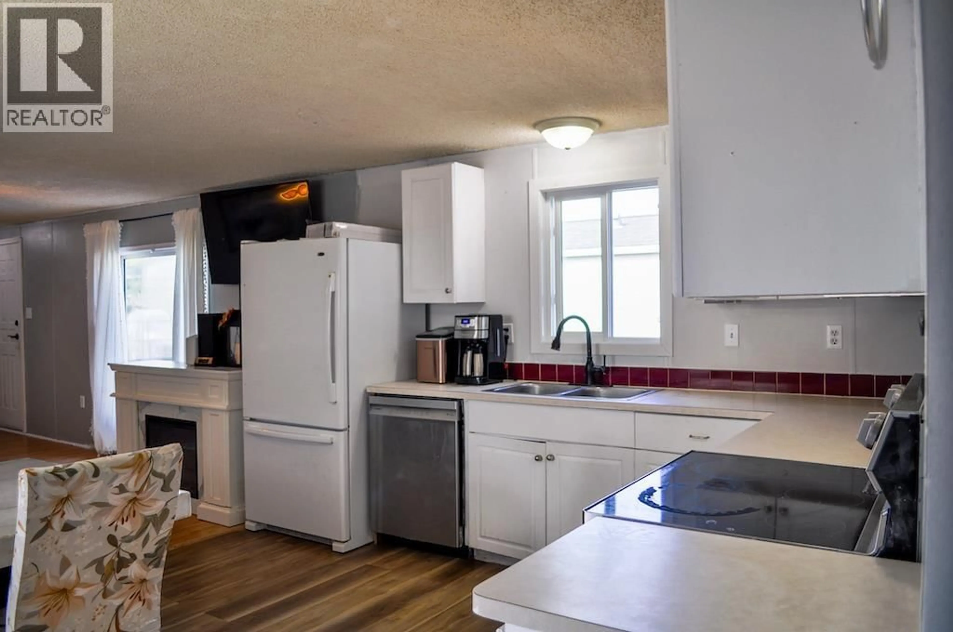 Standard kitchen, unknown for 10547 101 STREET, Taylor British Columbia V0C2K0