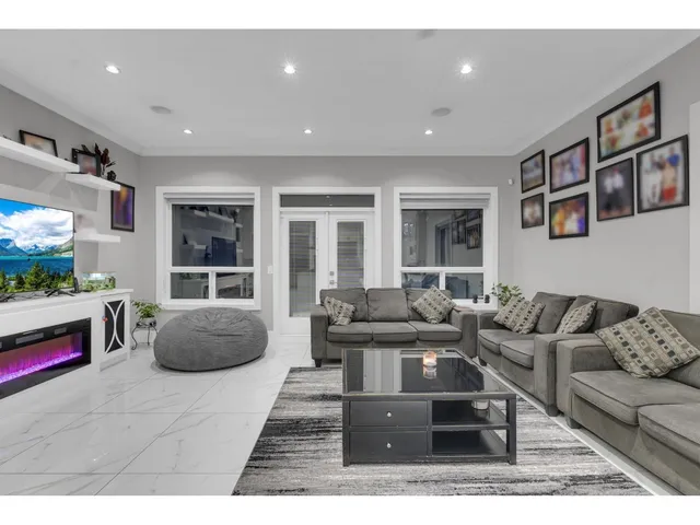 14186 MELROSE DRIVE, Surrey 4