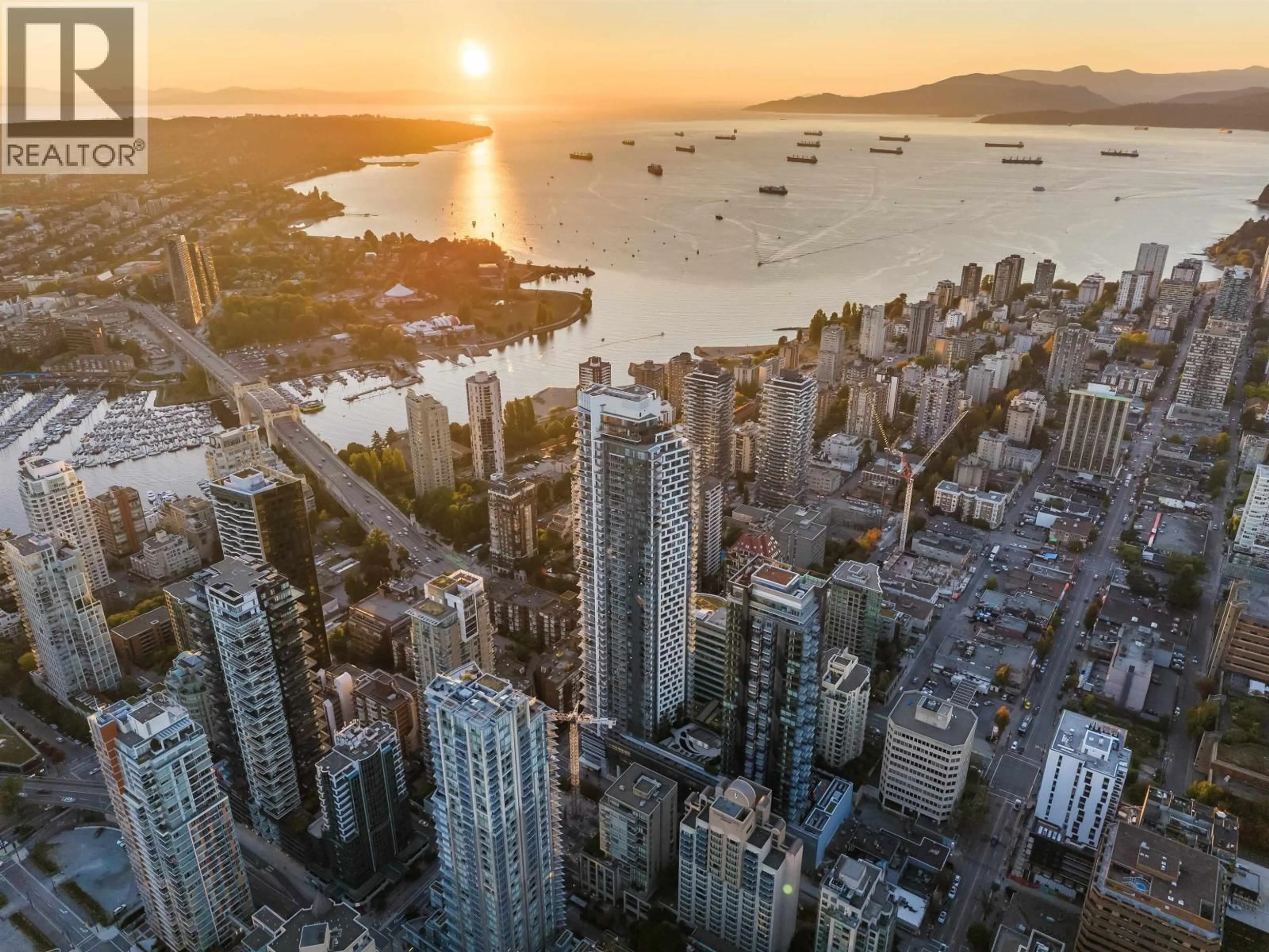 A pic from outside/outdoor area/front of a property/back of a property/a pic from drone, unknown for 5602 - 1289 HORNBY STREET, Vancouver British Columbia V6Z0G7