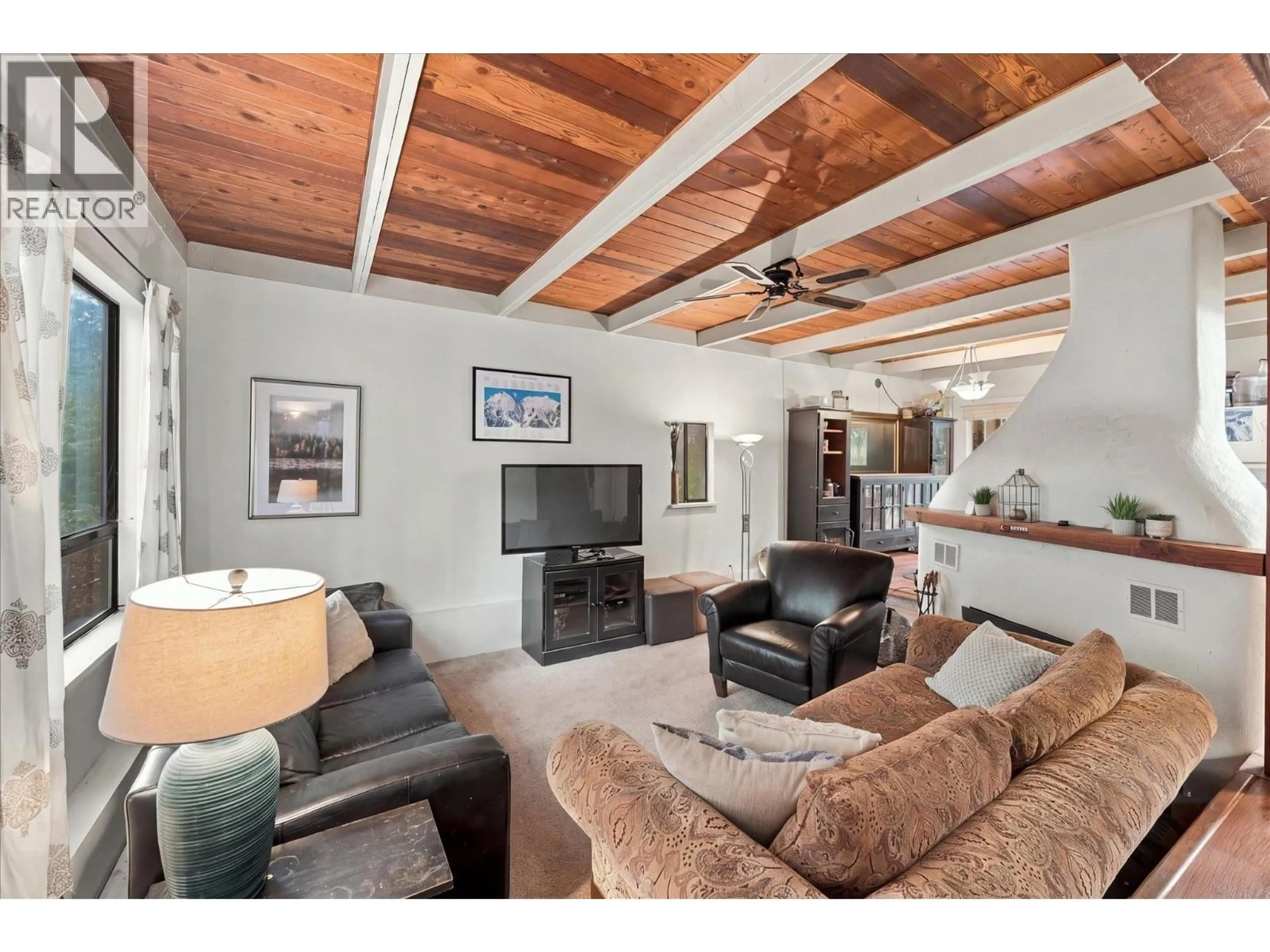 Living room with furniture, unknown for 6533 BALSAM WAY, Whistler British Columbia V8E0C5