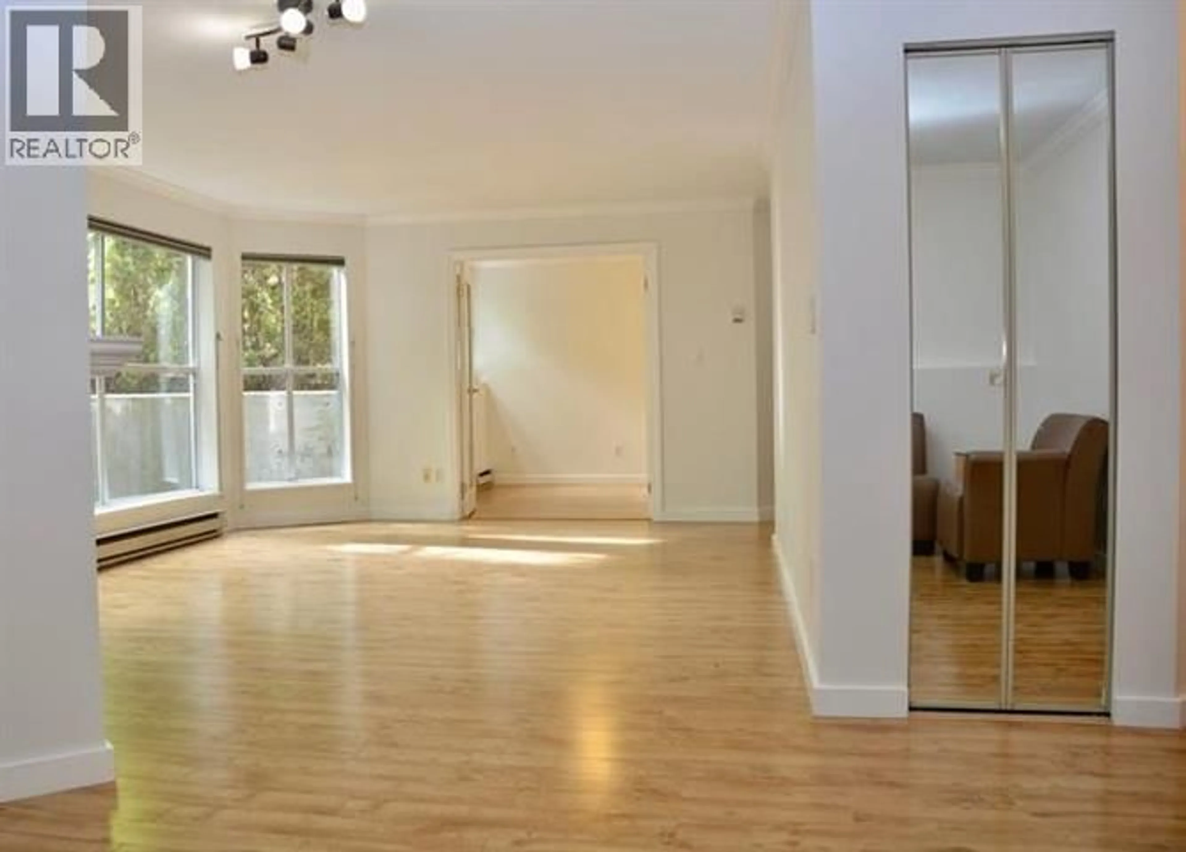 Unknown for 2 - 5635 PATTERSON AVENUE, Burnaby British Columbia V5H2M6
