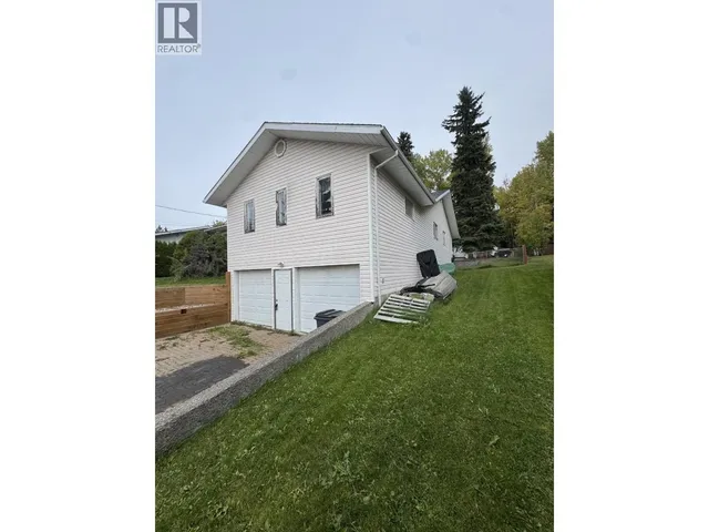 7788 THOMPSON DRIVE, Prince George 2