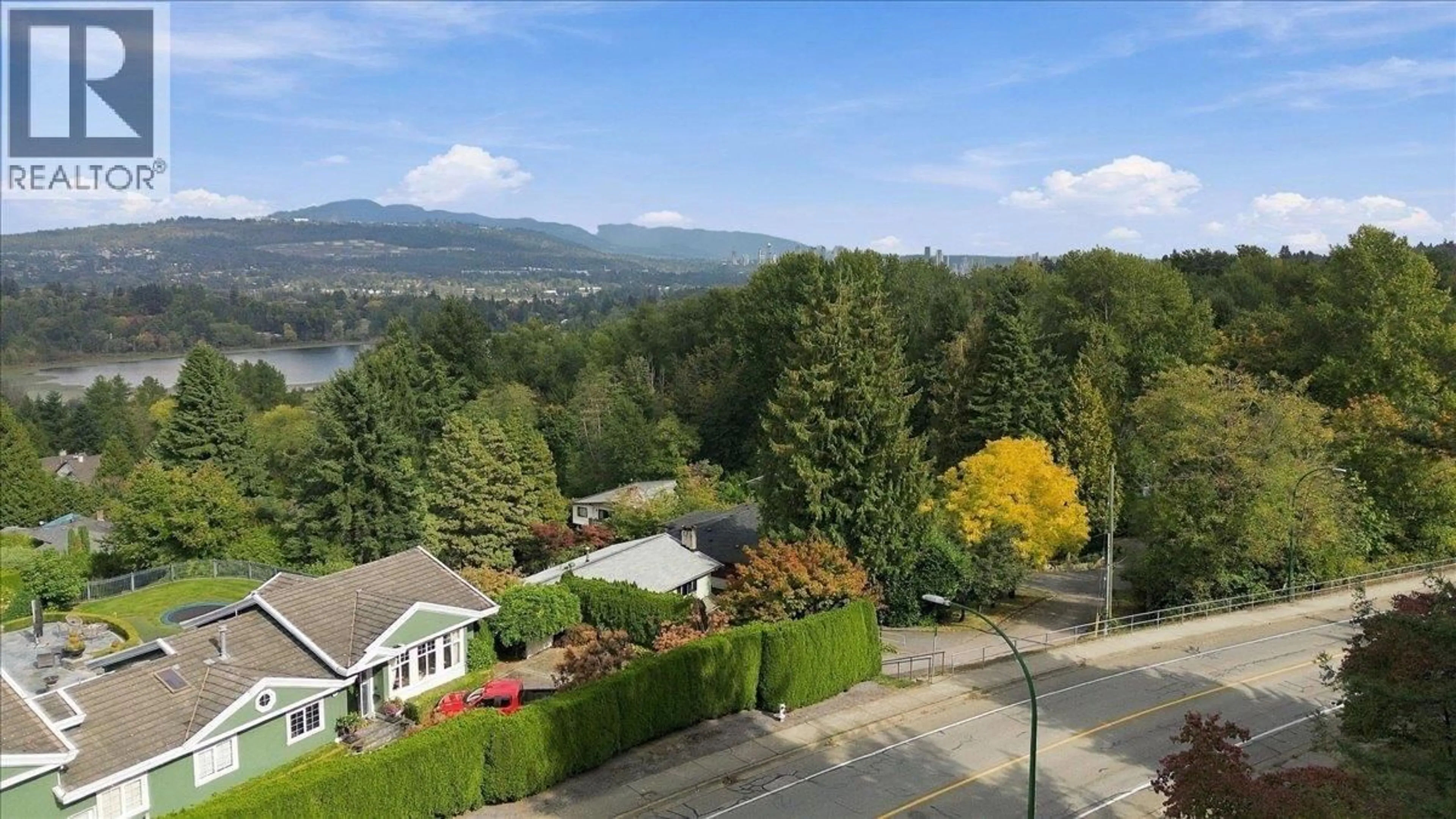 A pic from outside/outdoor area/front of a property/back of a property/a pic from drone, mountain view for 6009 ELGIN AVENUE, Burnaby British Columbia V5H3S3
