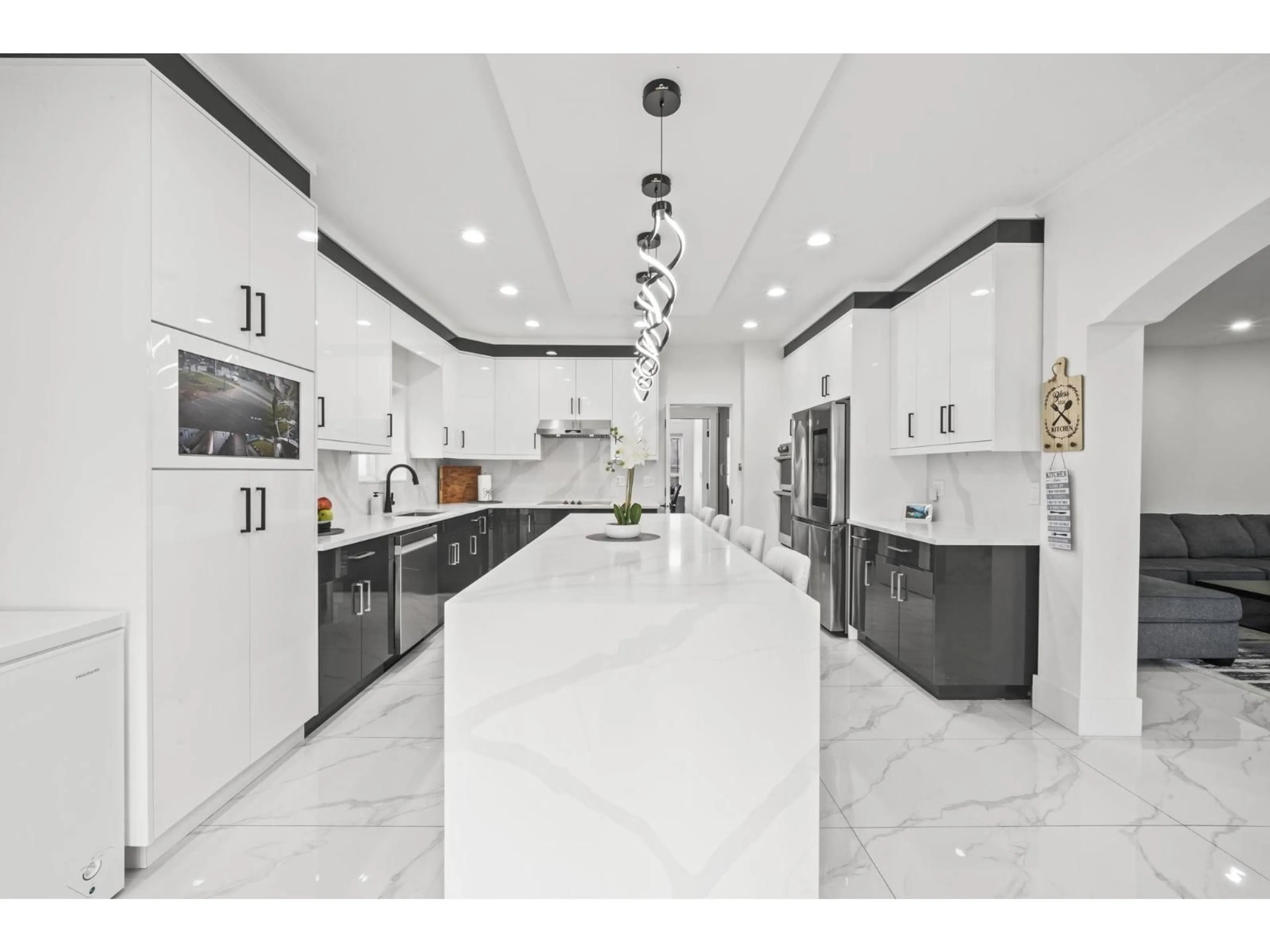 Contemporary kitchen, ceramic/tile floor for 15079 67 AVENUE, Surrey British Columbia V3S1B9