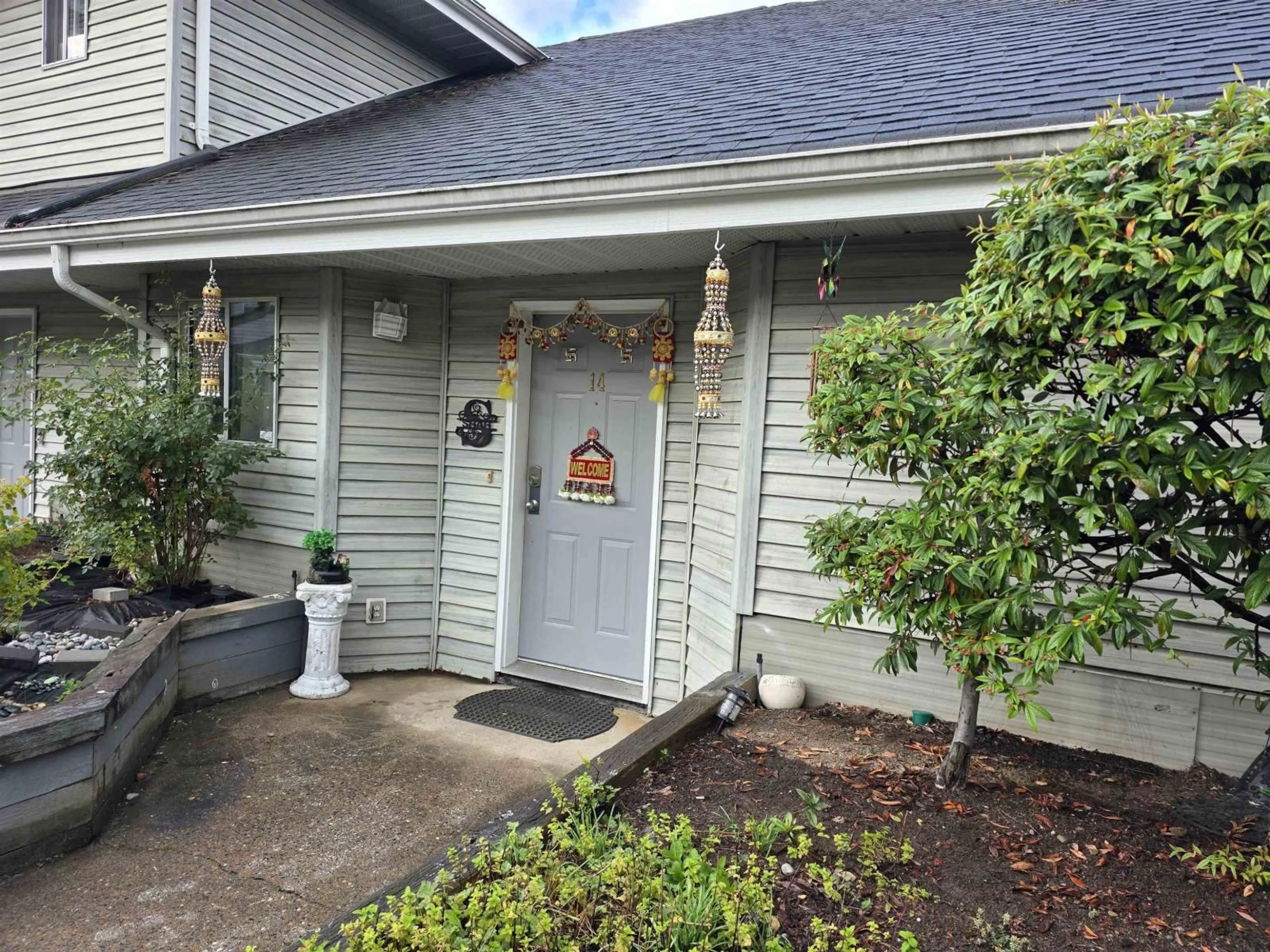Unknown for 14 - 13640 84 AVENUE, Surrey British Columbia V3W0T6