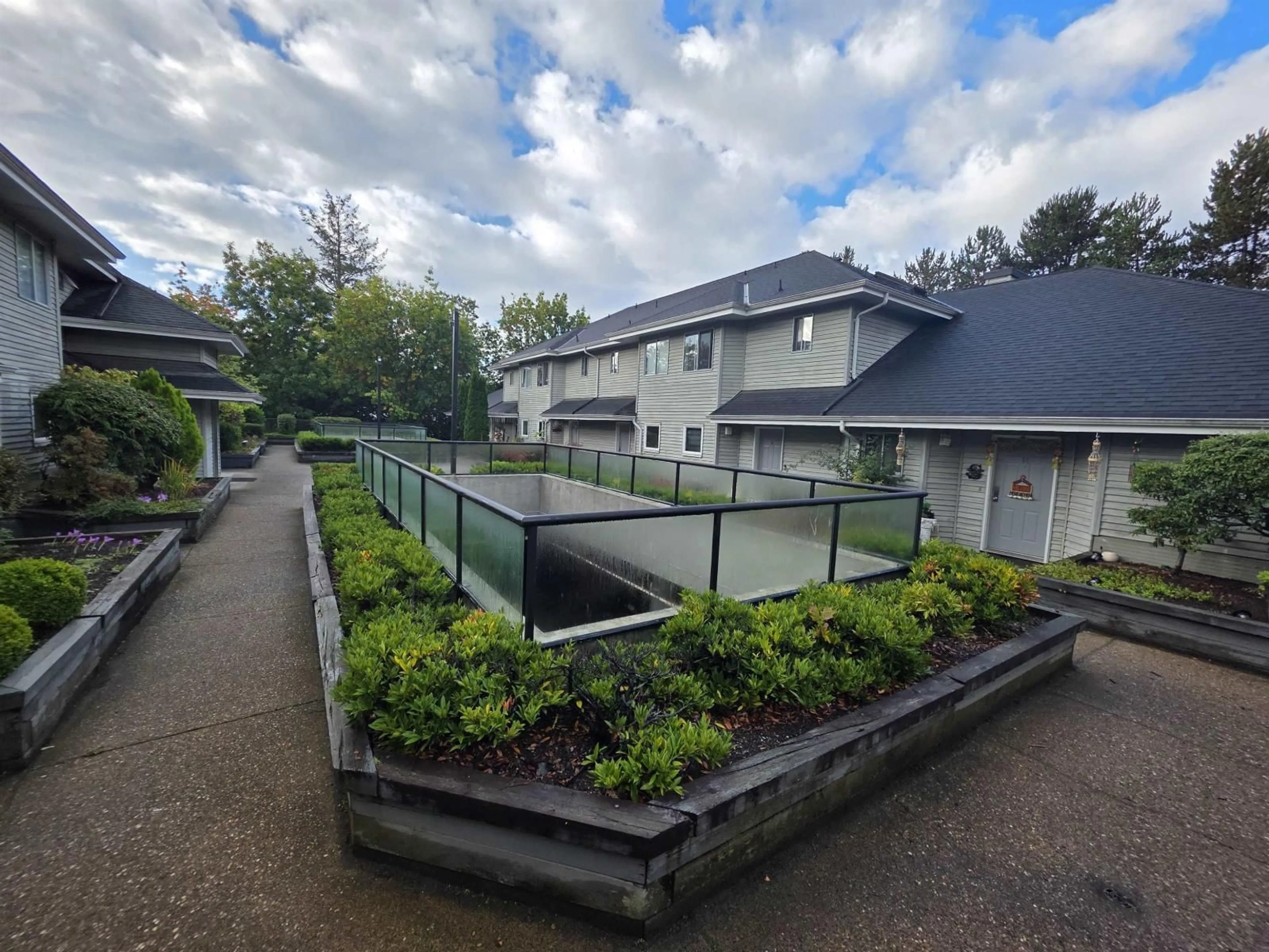 Patio, unknown for 14 - 13640 84 AVENUE, Surrey British Columbia V3W0T6