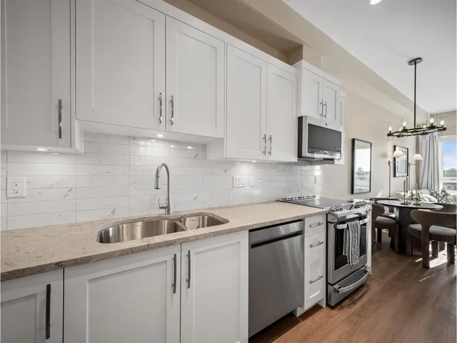 A321 - 8233 208B STREET STREET, Langley 4