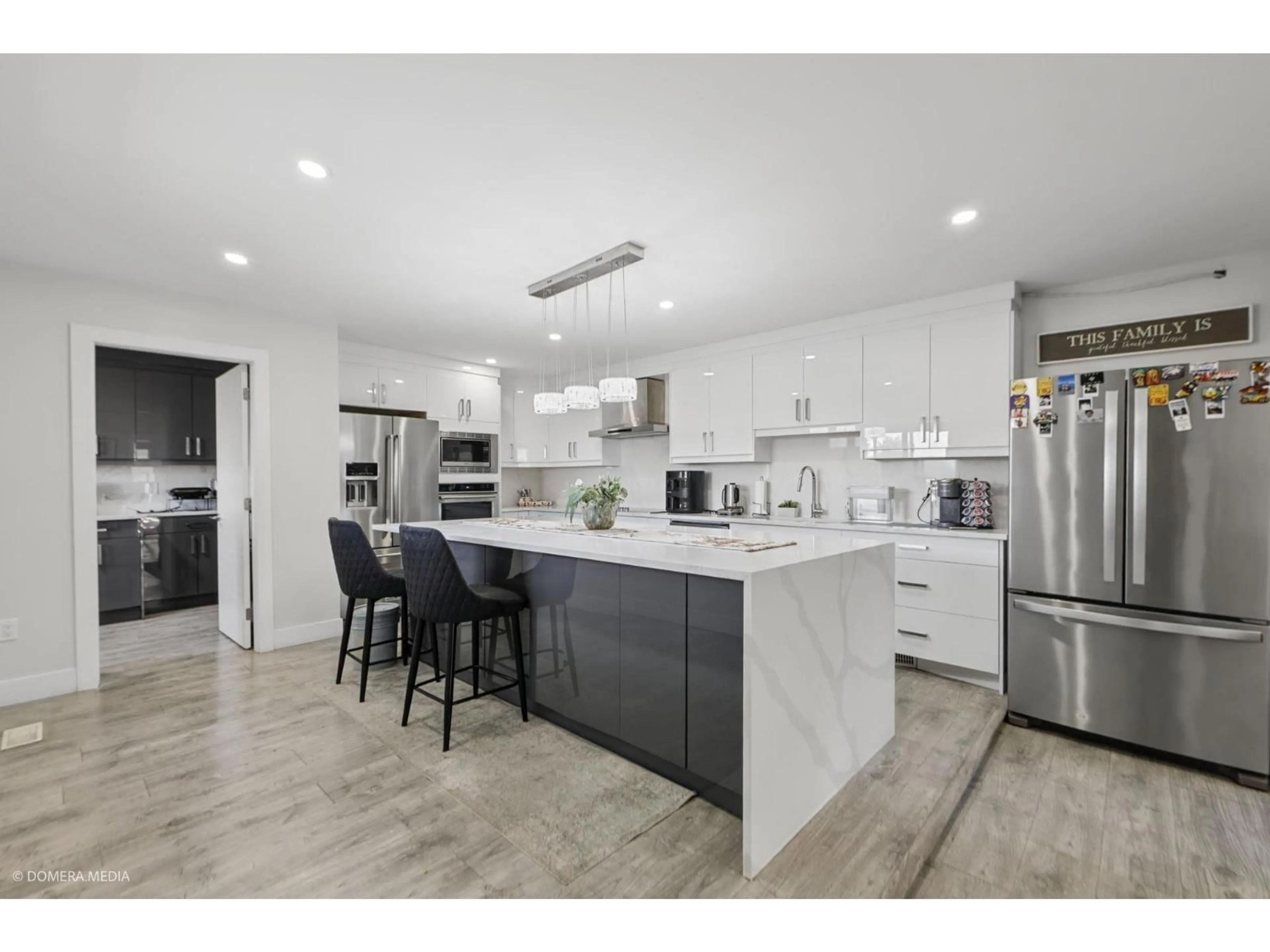 Open concept kitchen, unknown for 15063 84TH AVENUE, Surrey British Columbia V3S2M8