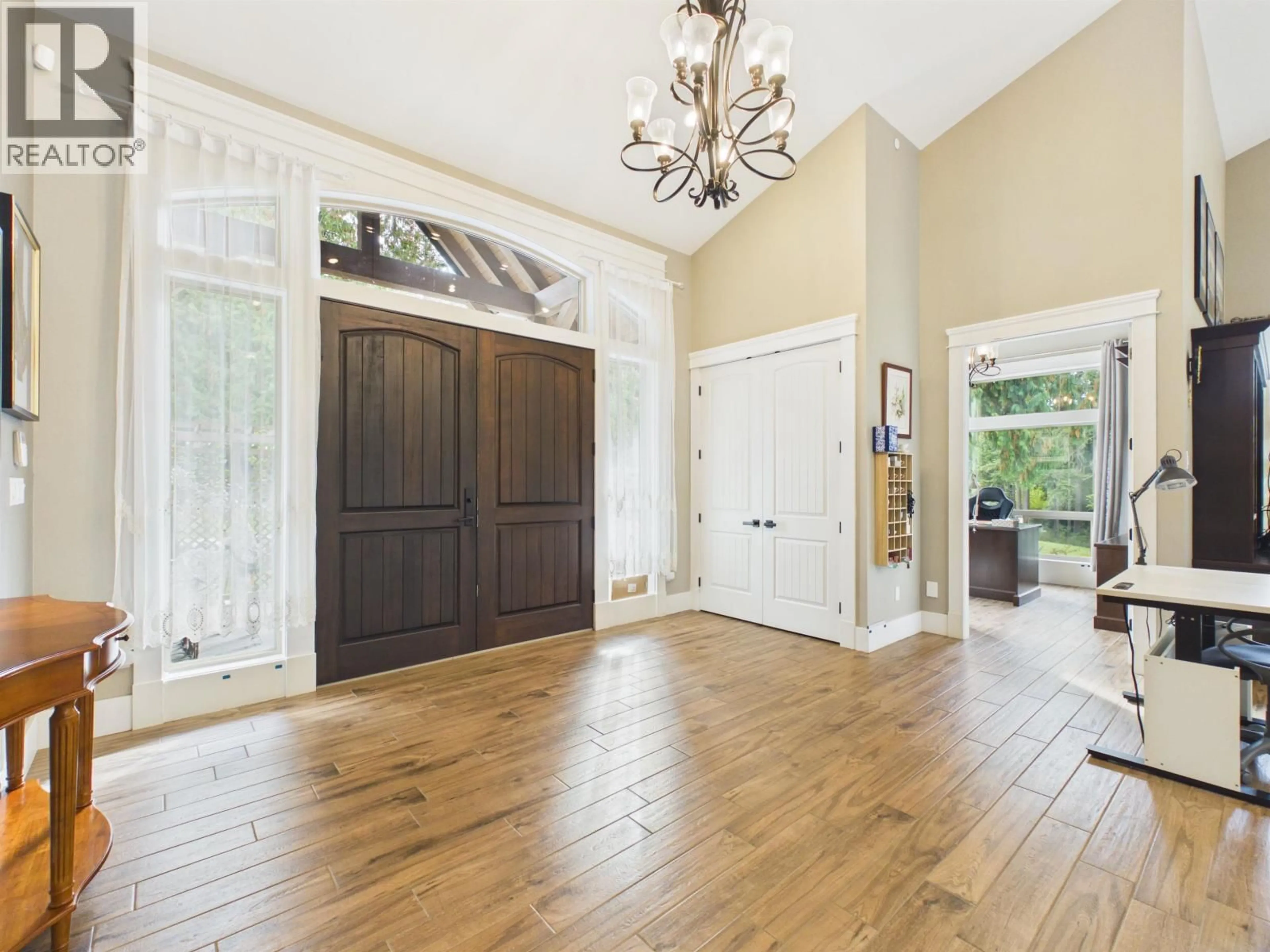 Indoor entryway for 27242 DEWDNEY TRUNK ROAD, Maple Ridge British Columbia V2W1N6