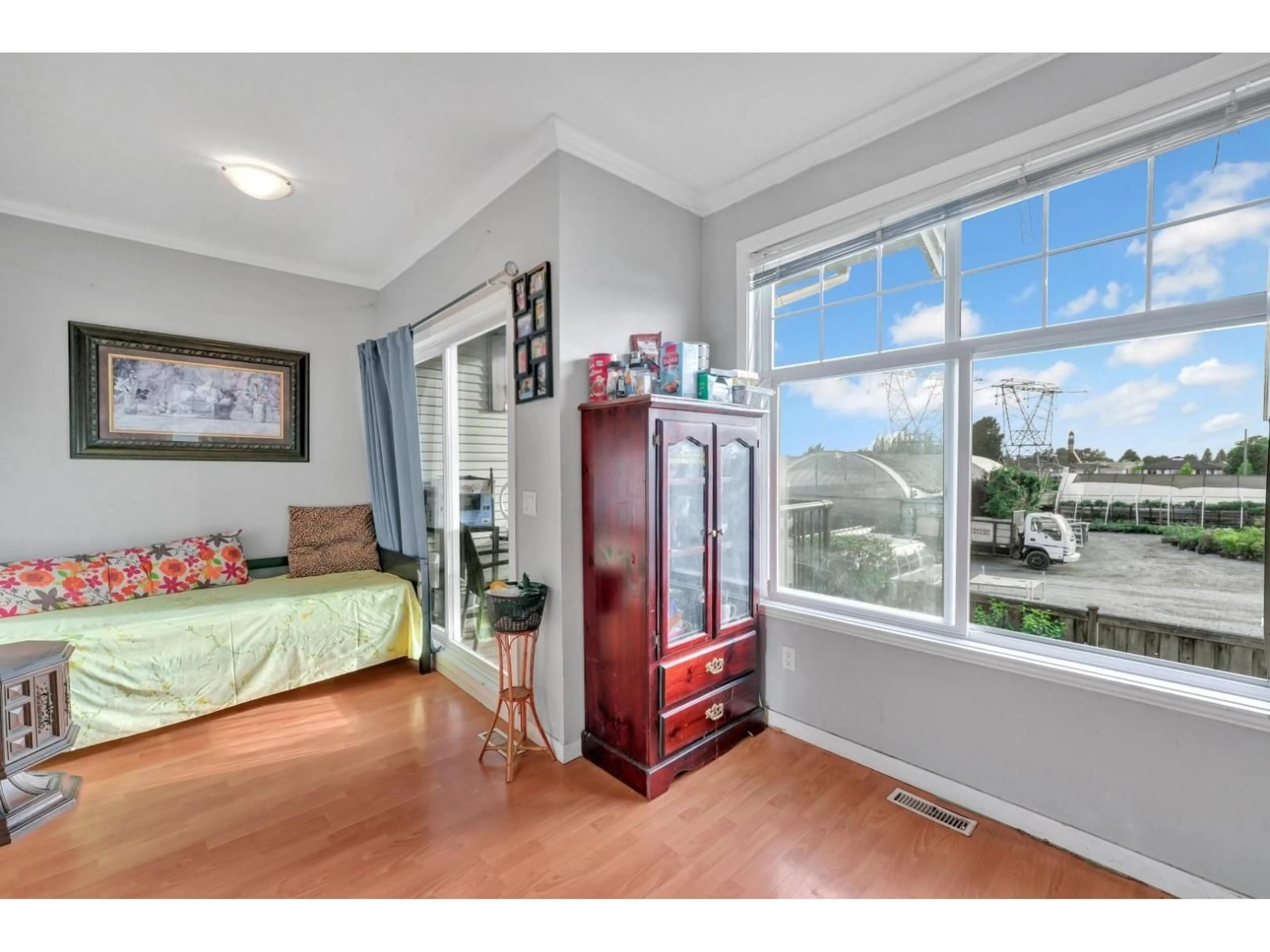 A pic of a room for 48 - 12585 72 AVENUE, Surrey British Columbia V3W1R9