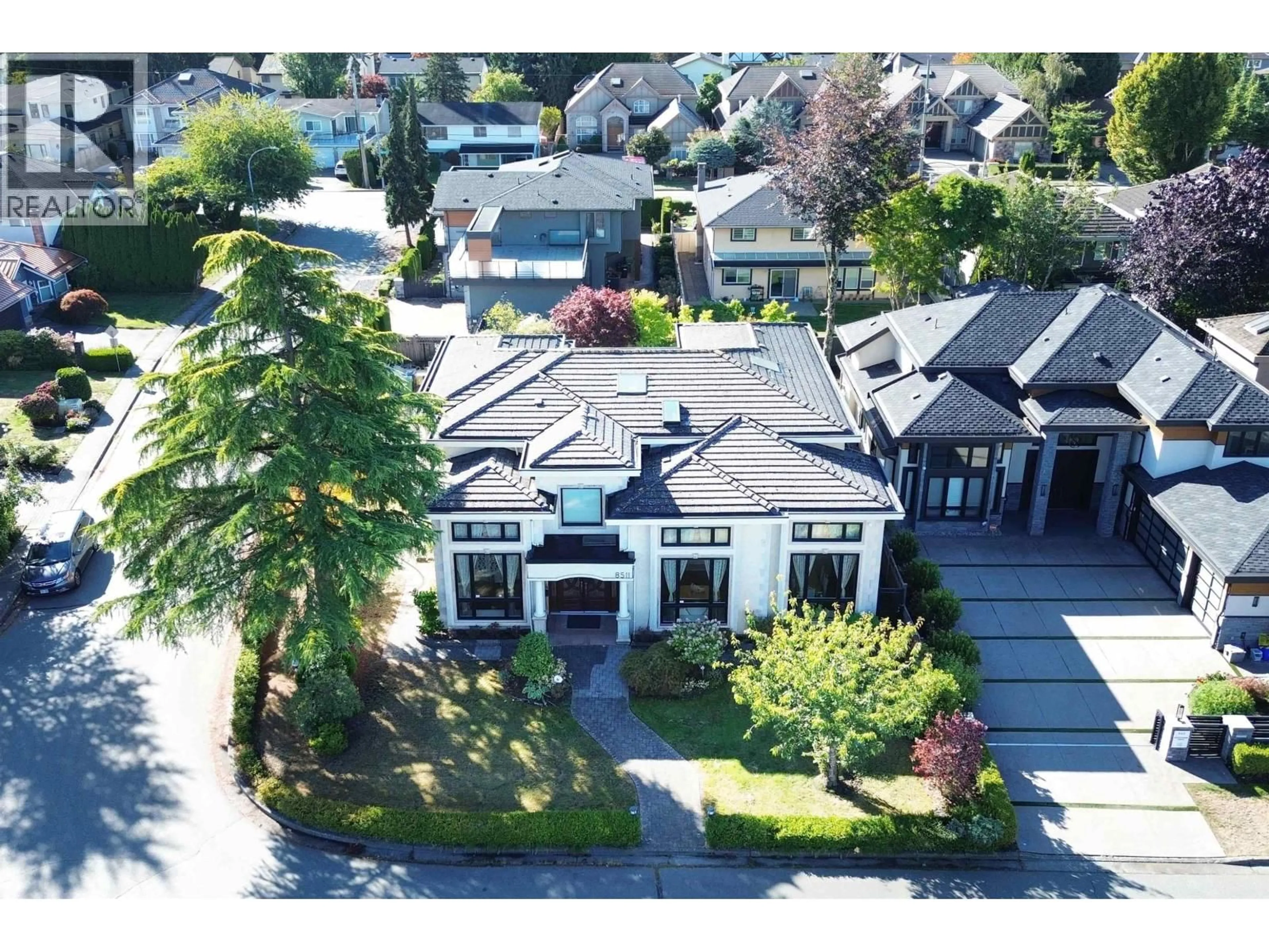 A pic from outside/outdoor area/front of a property/back of a property/a pic from drone, street for 8511 SUNNYWOOD DRIVE, Richmond British Columbia V6Y3G4