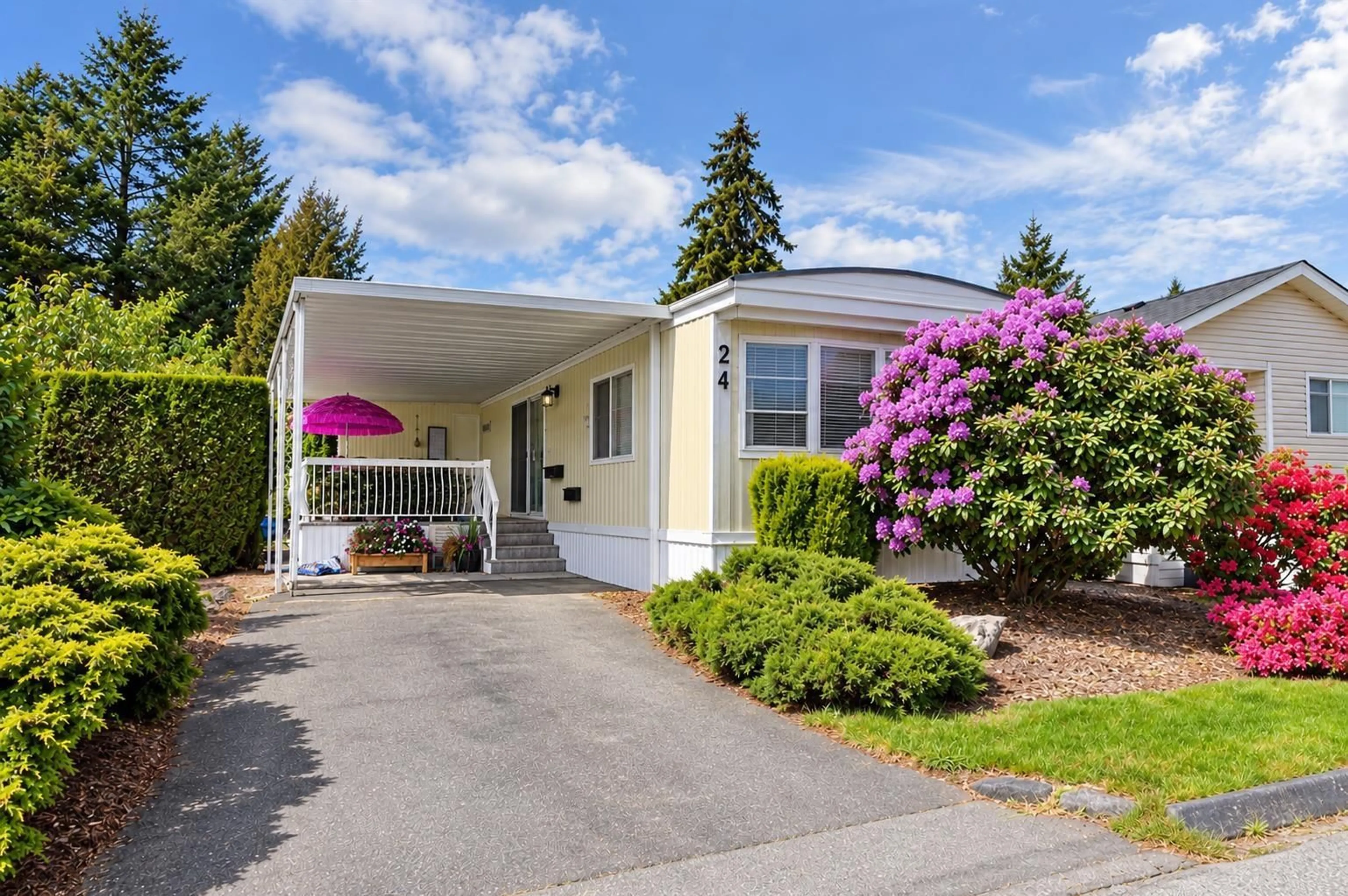 Home with vinyl exterior material, street for 24 - 1840 160 STREET, Surrey British Columbia V4A4X4