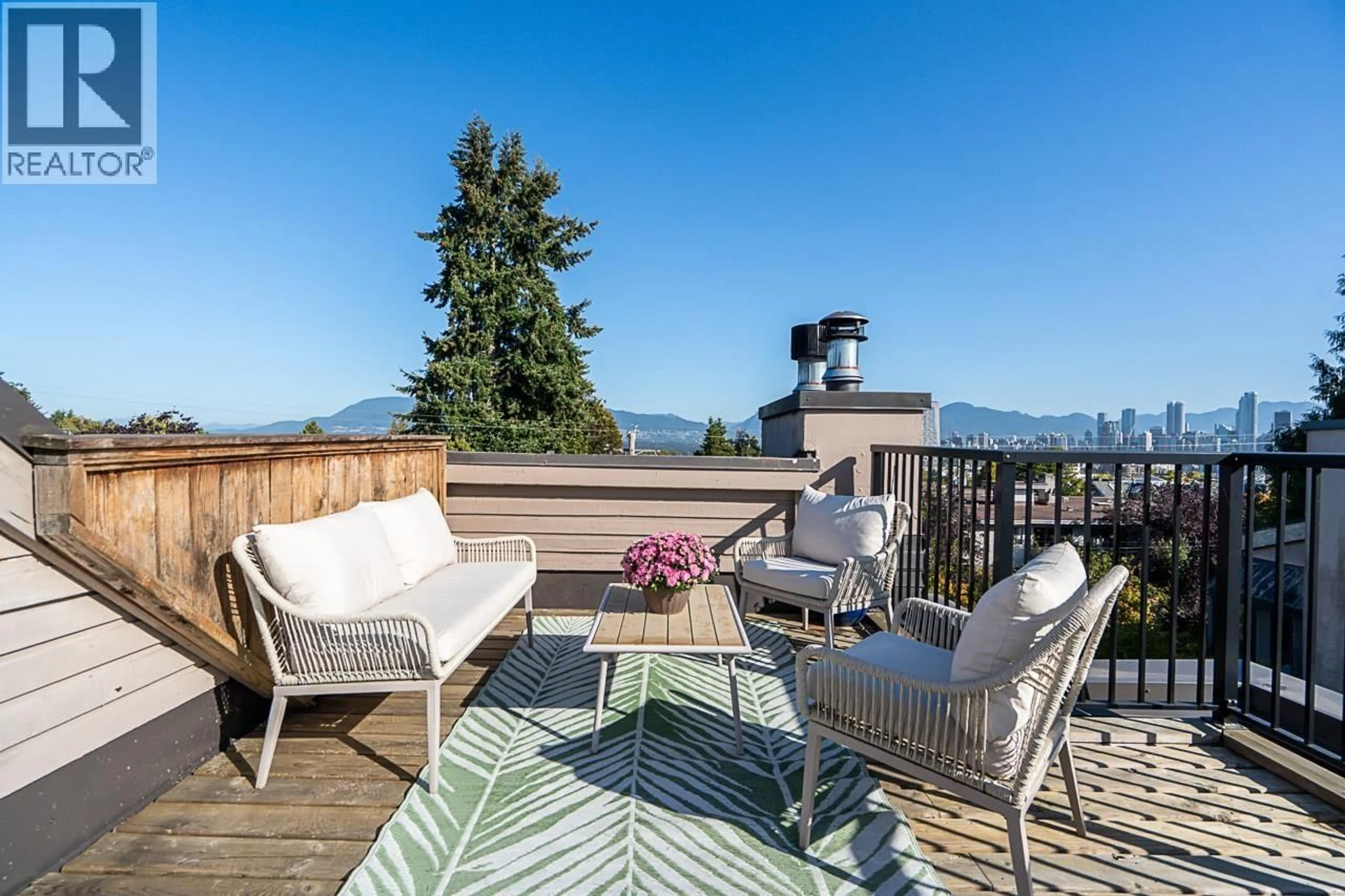 Patio, water/lake/river/ocean view for 315 - 1922 7TH AVENUE, Vancouver British Columbia V6J1T1