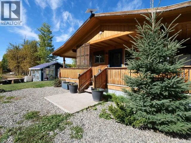 2226 GARNER ROAD, Quesnel 2
