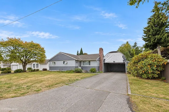 2129 BOWLER DRIVE, Surrey 2
