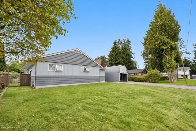 2129 BOWLER DRIVE, Surrey 4