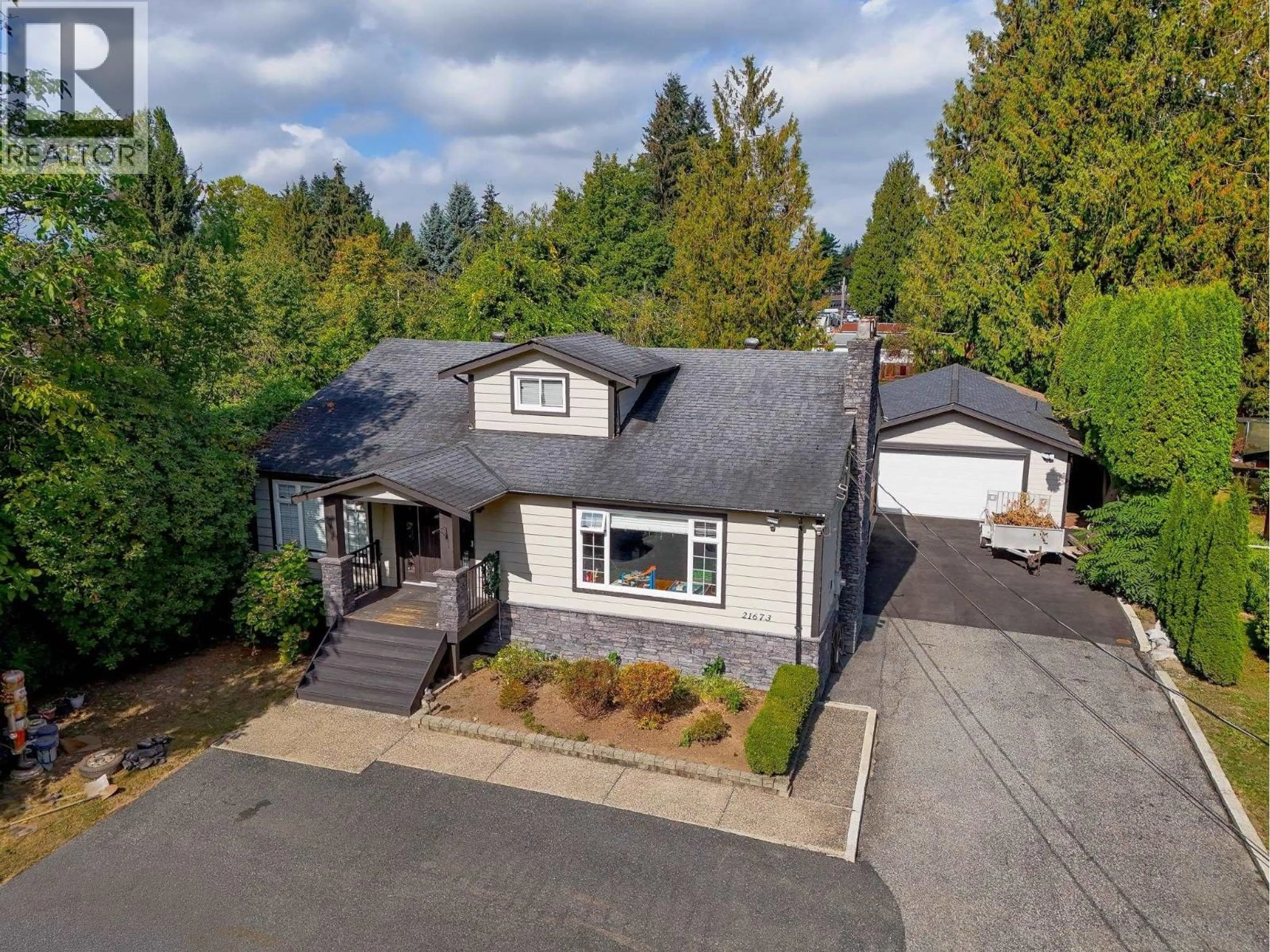 A pic from outside/outdoor area/front of a property/back of a property/a pic from drone, street for 21673 RIVER ROAD, Maple Ridge British Columbia V2X2B8