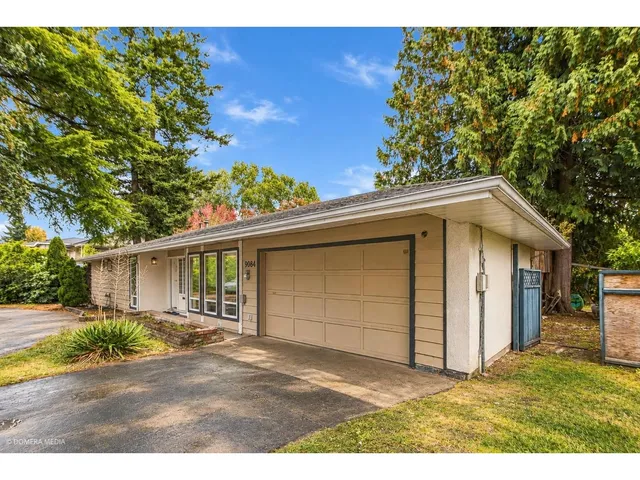9084 PRINCE CHARLES BOULEVARD, Surrey 3