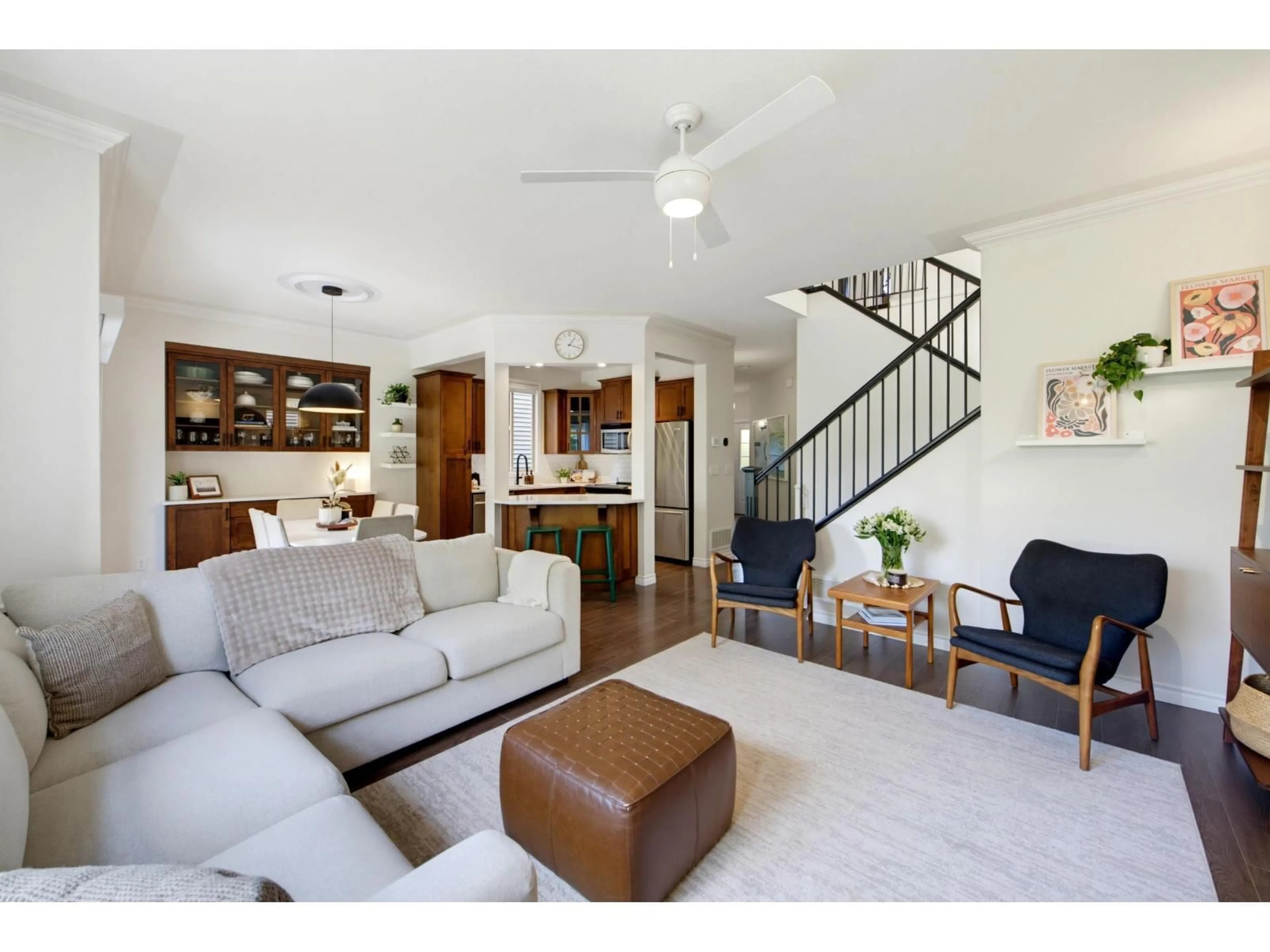 Living room with furniture, unknown for 46 - 36169 LOWER SUMAS MOUNTAIN ROAD, Abbotsford British Columbia V3G0B5