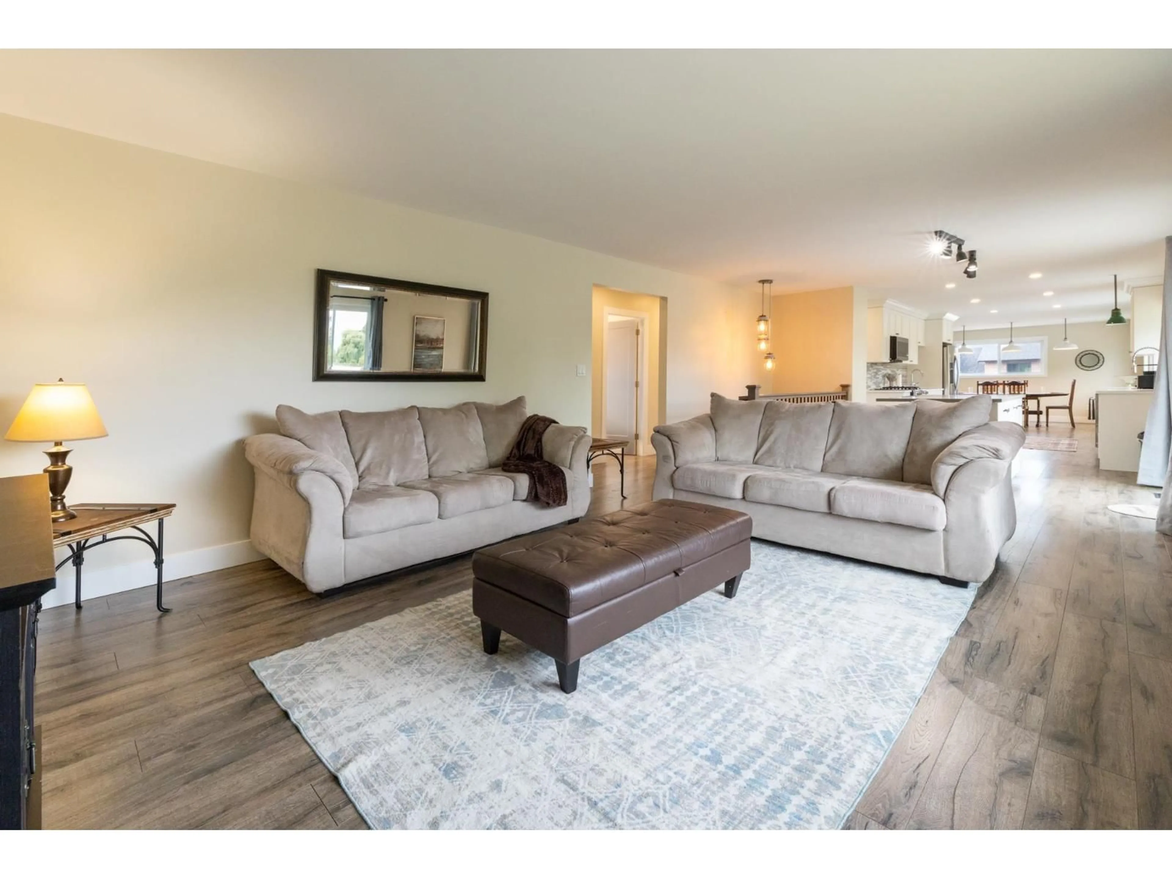 Living room with furniture, wood/laminate floor for 8875 PREST ROAD, Chilliwack British Columbia V2P8E1